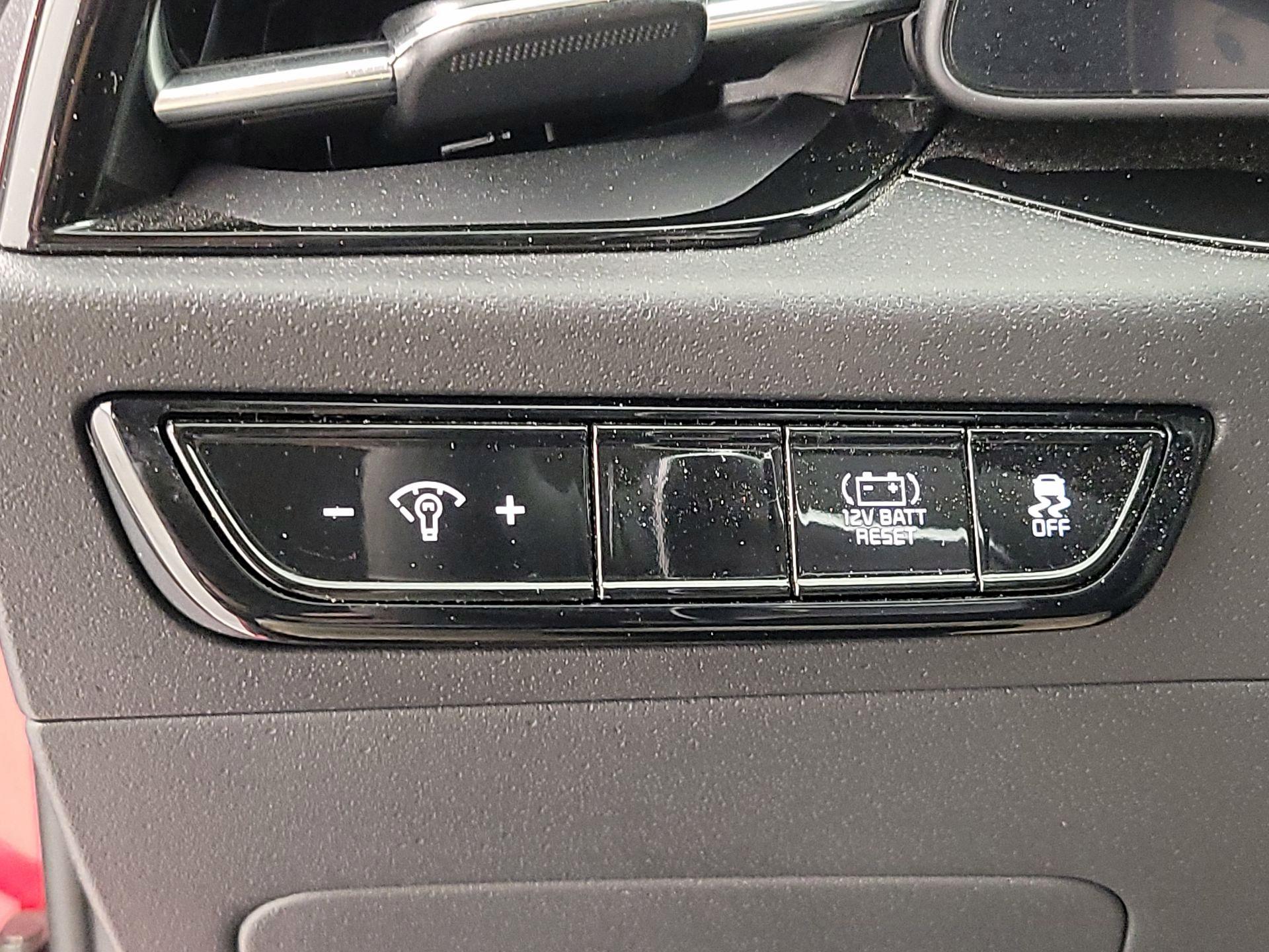 Thumbnail: 2023 Kia Niro - 13