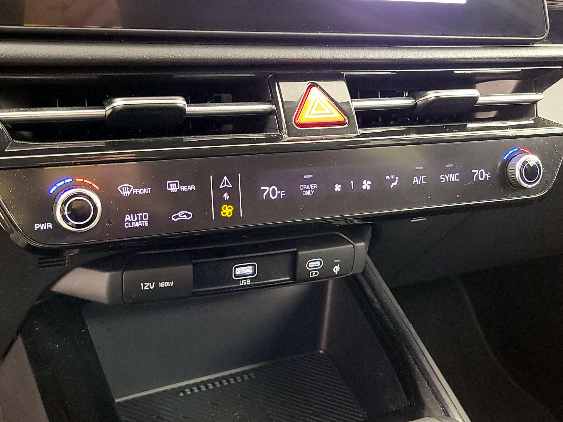 Thumbnail: 2023 Kia Niro - 17