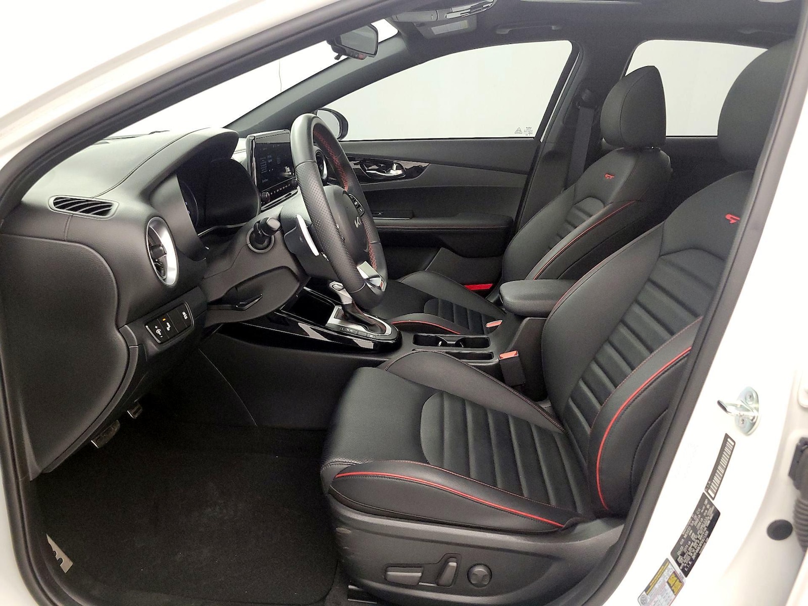 2023 Kia Forte GT - Photo 12