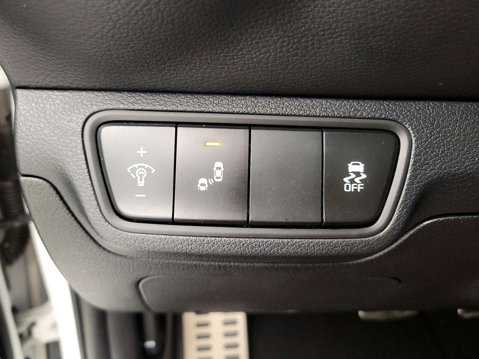 2023 Kia Forte GT - Photo 14