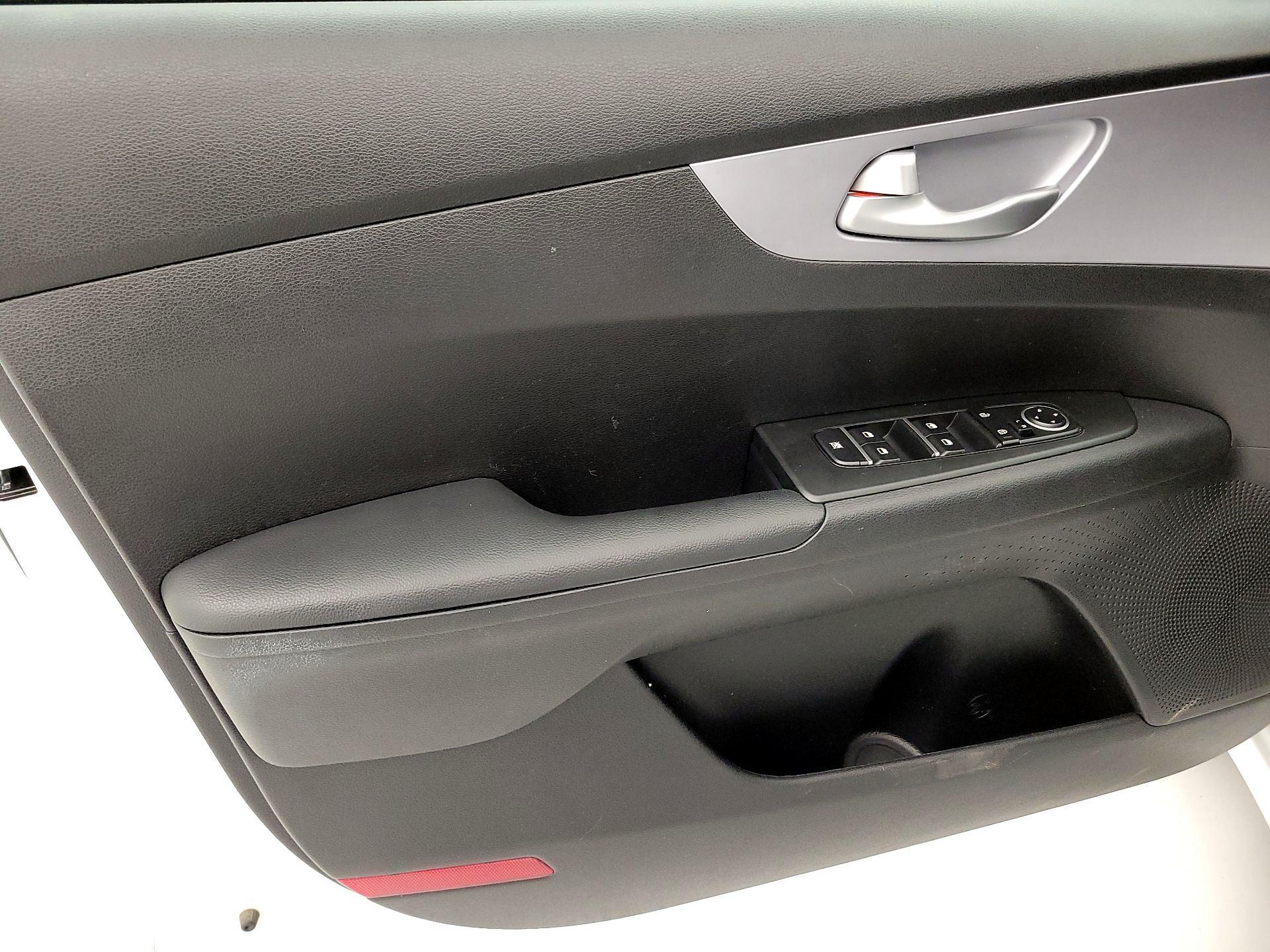 Thumbnail: 2024 Kia Forte - 12