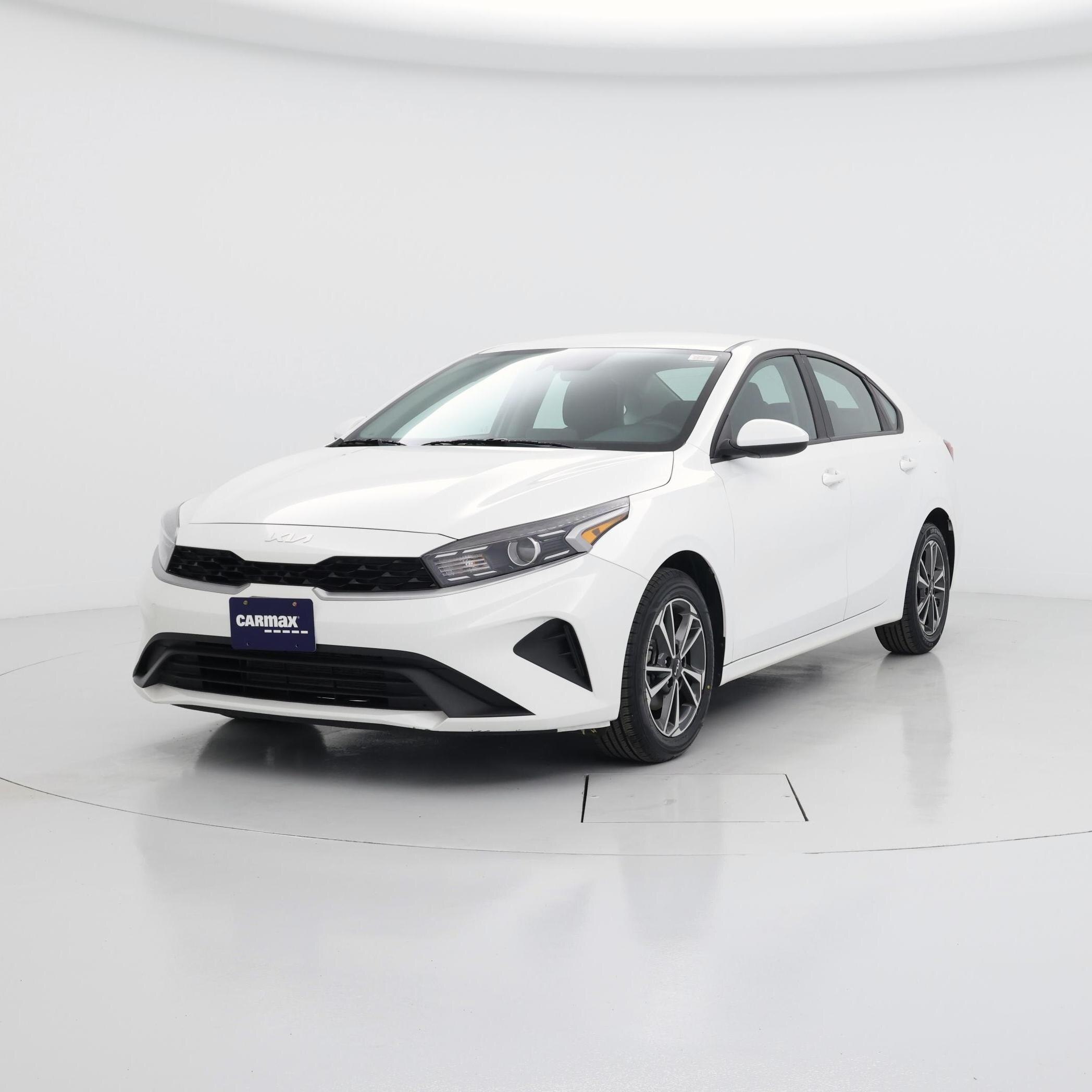 Thumbnail: 2024 Kia Forte - 4