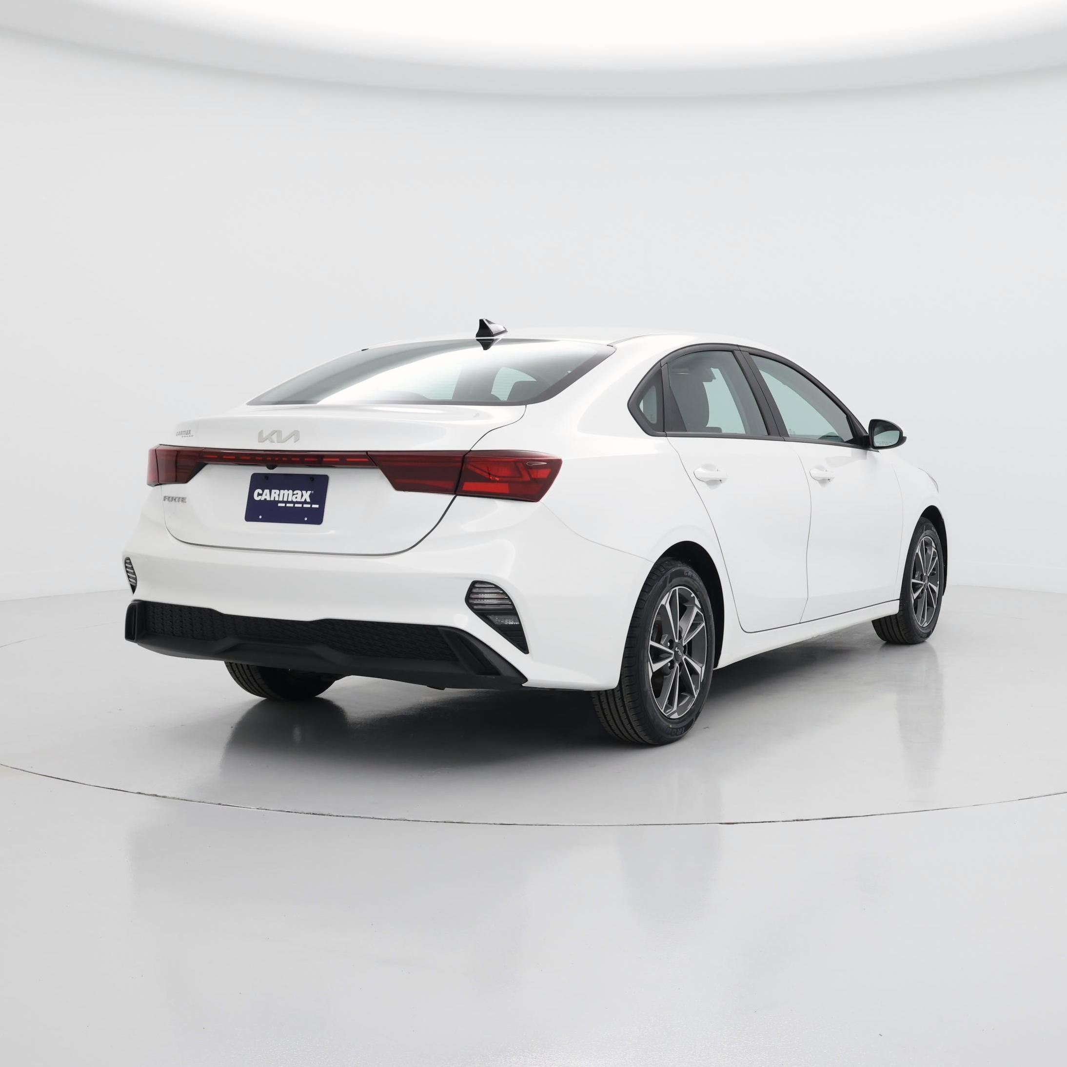 Thumbnail: 2024 Kia Forte - 8