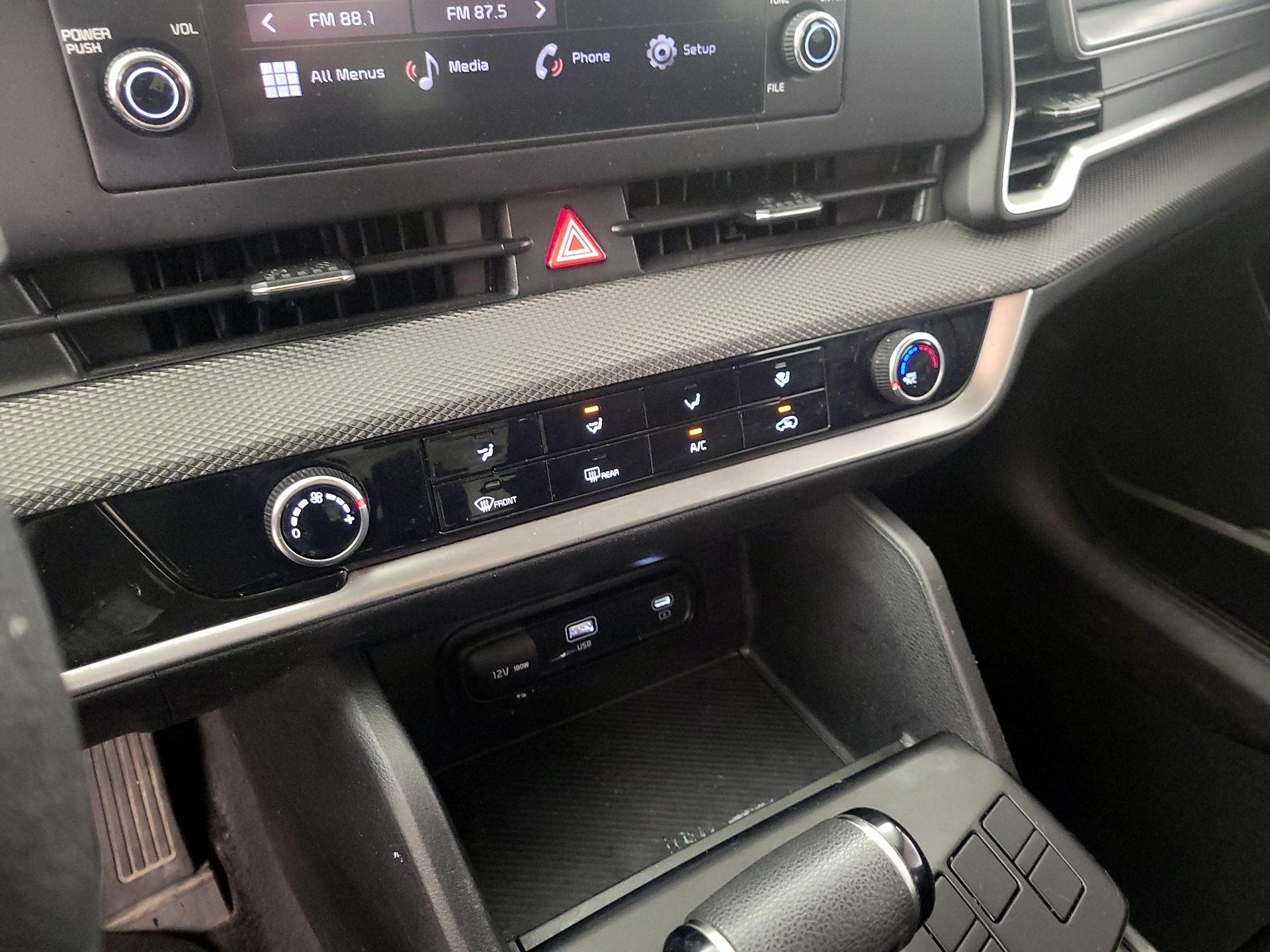 Thumbnail: 2023 Kia Sportage - 16