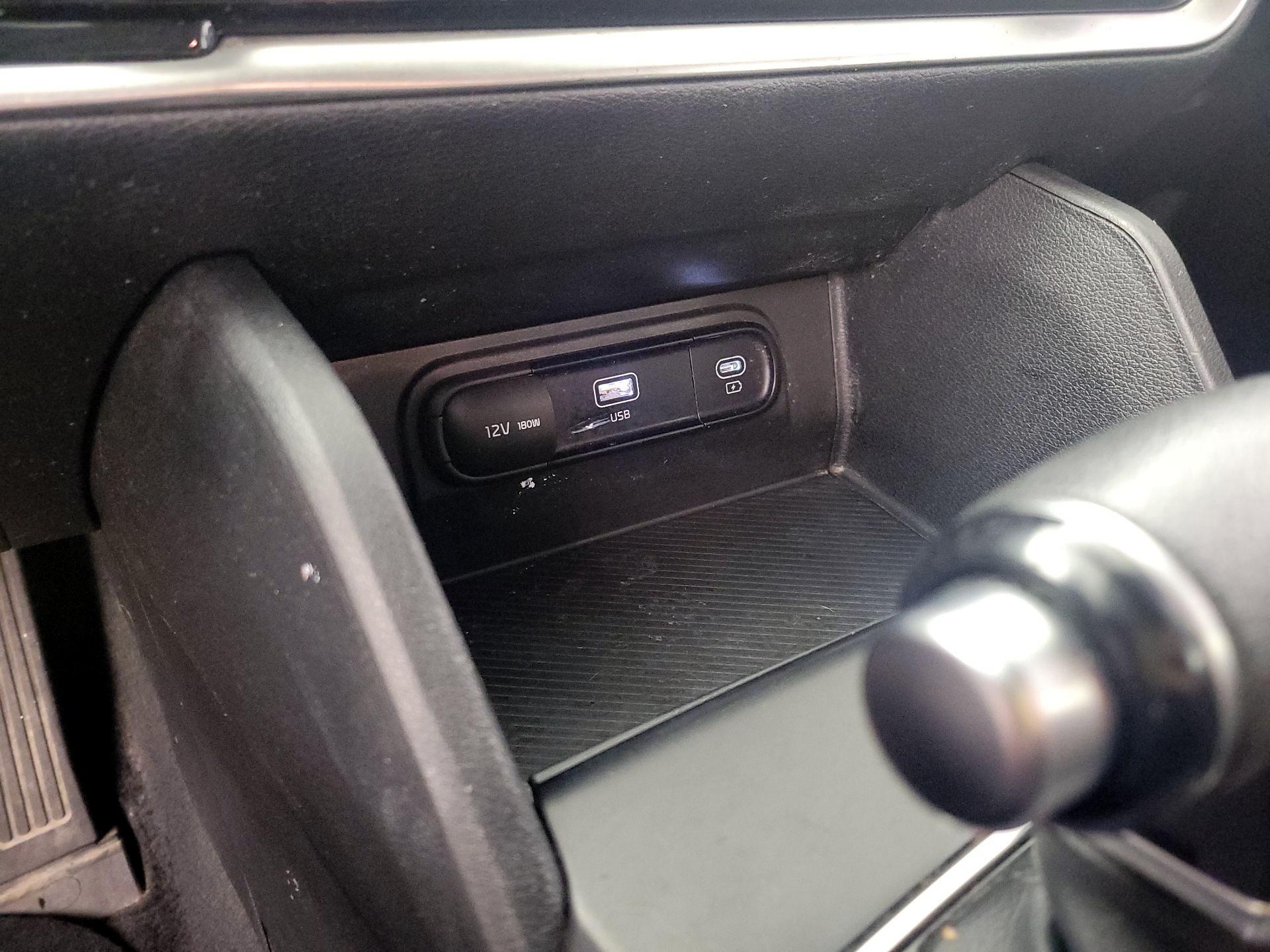 Thumbnail: 2023 Kia Sportage - 18