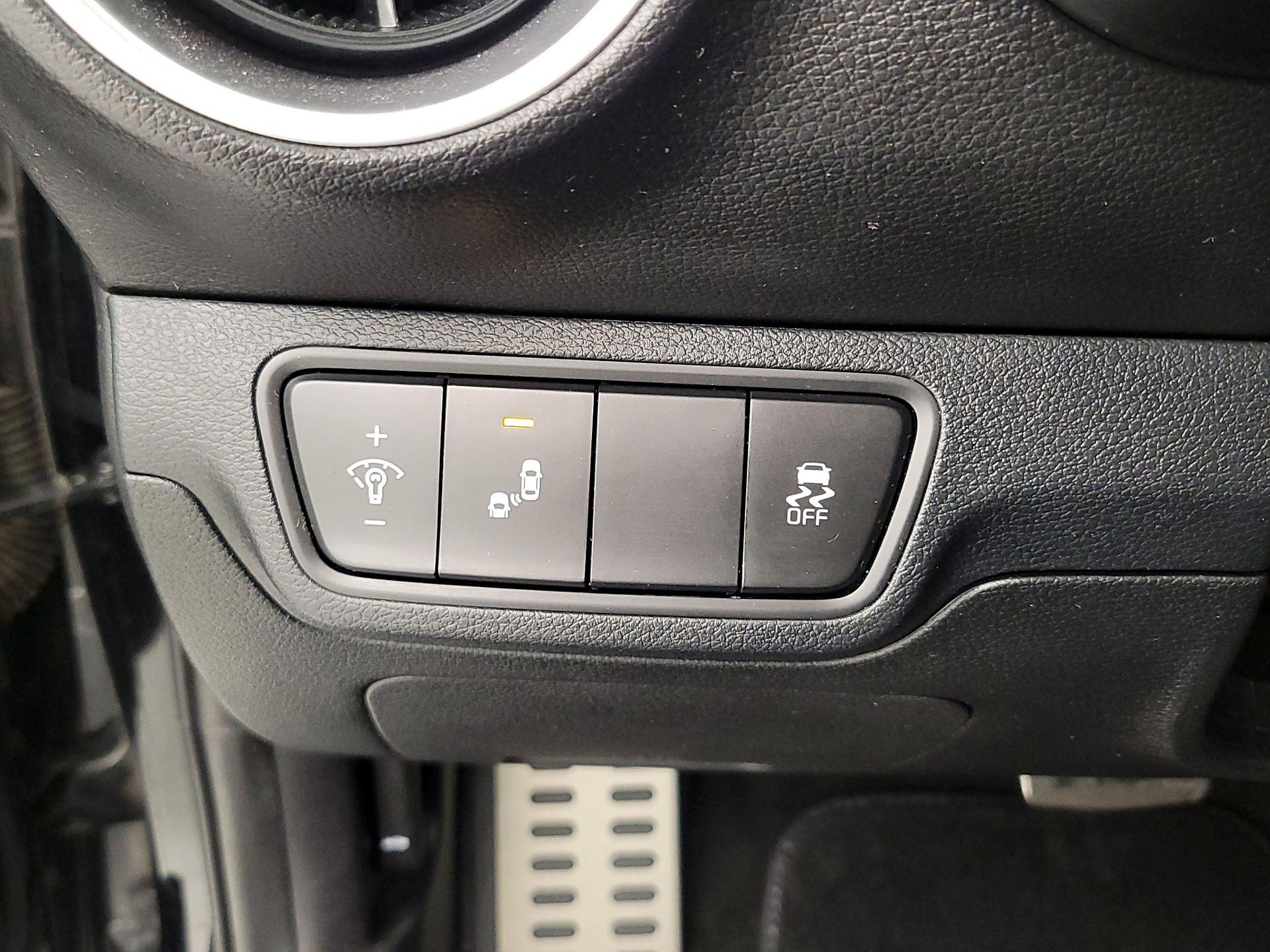 Thumbnail: 2023 Kia Forte - 13