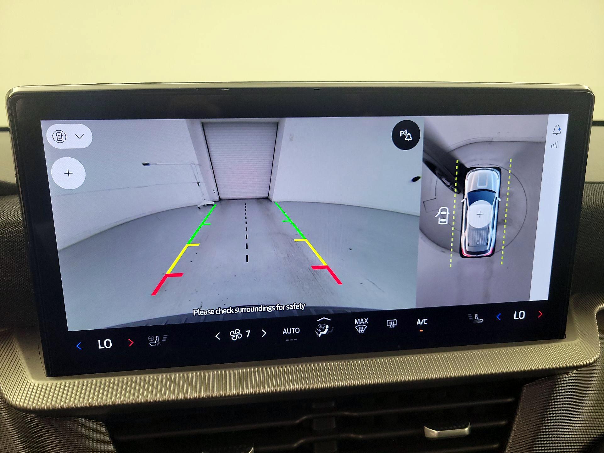 Thumbnail: 2025 Ford Explorer - 15