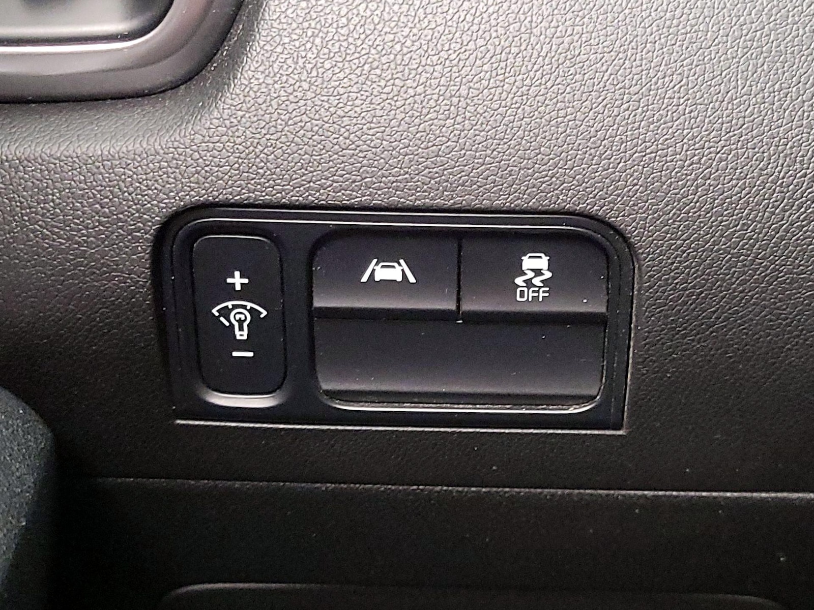 2022 Kia Sorento LX - Photo 14