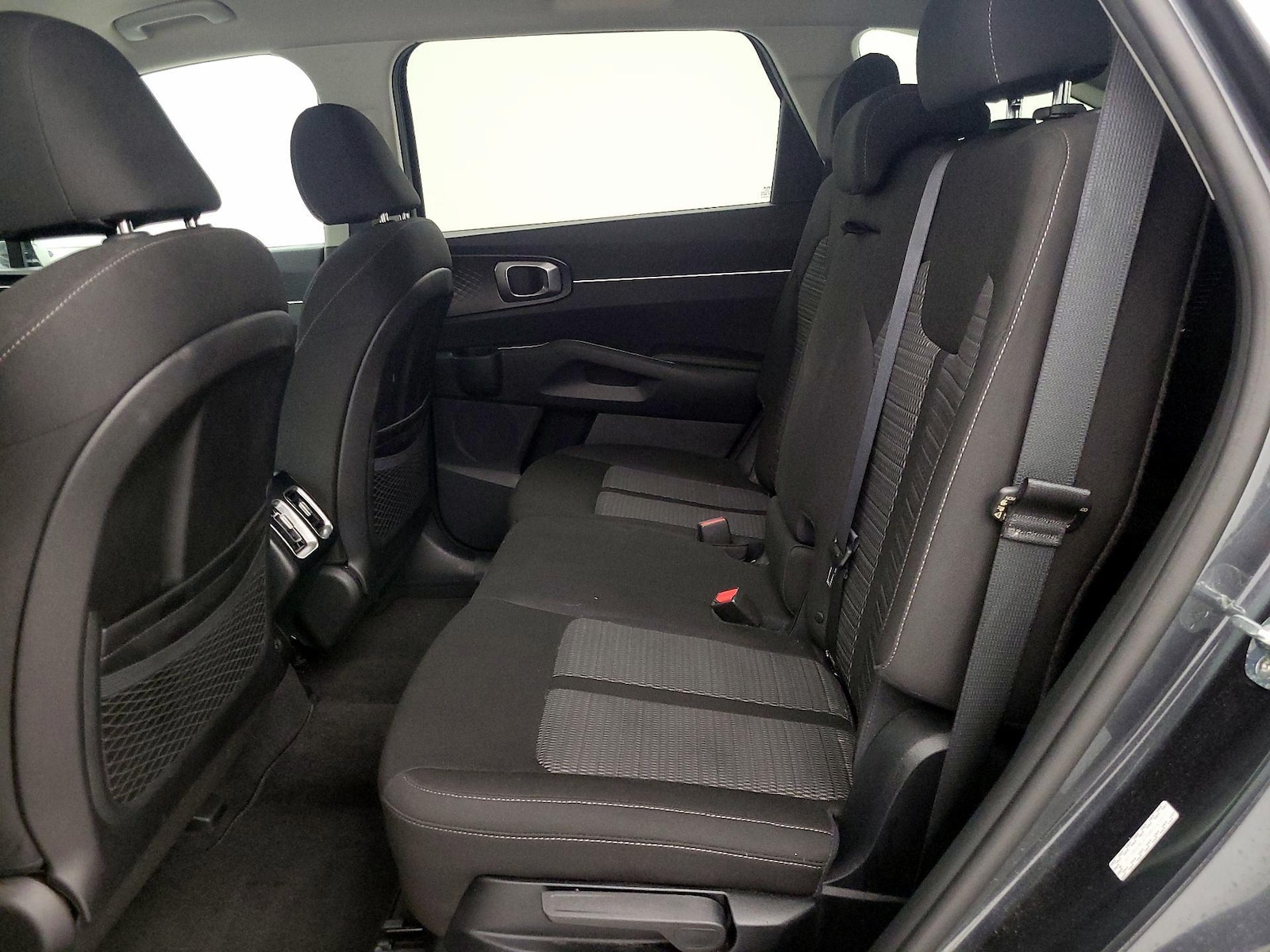 2022 Kia Sorento LX - Photo 20