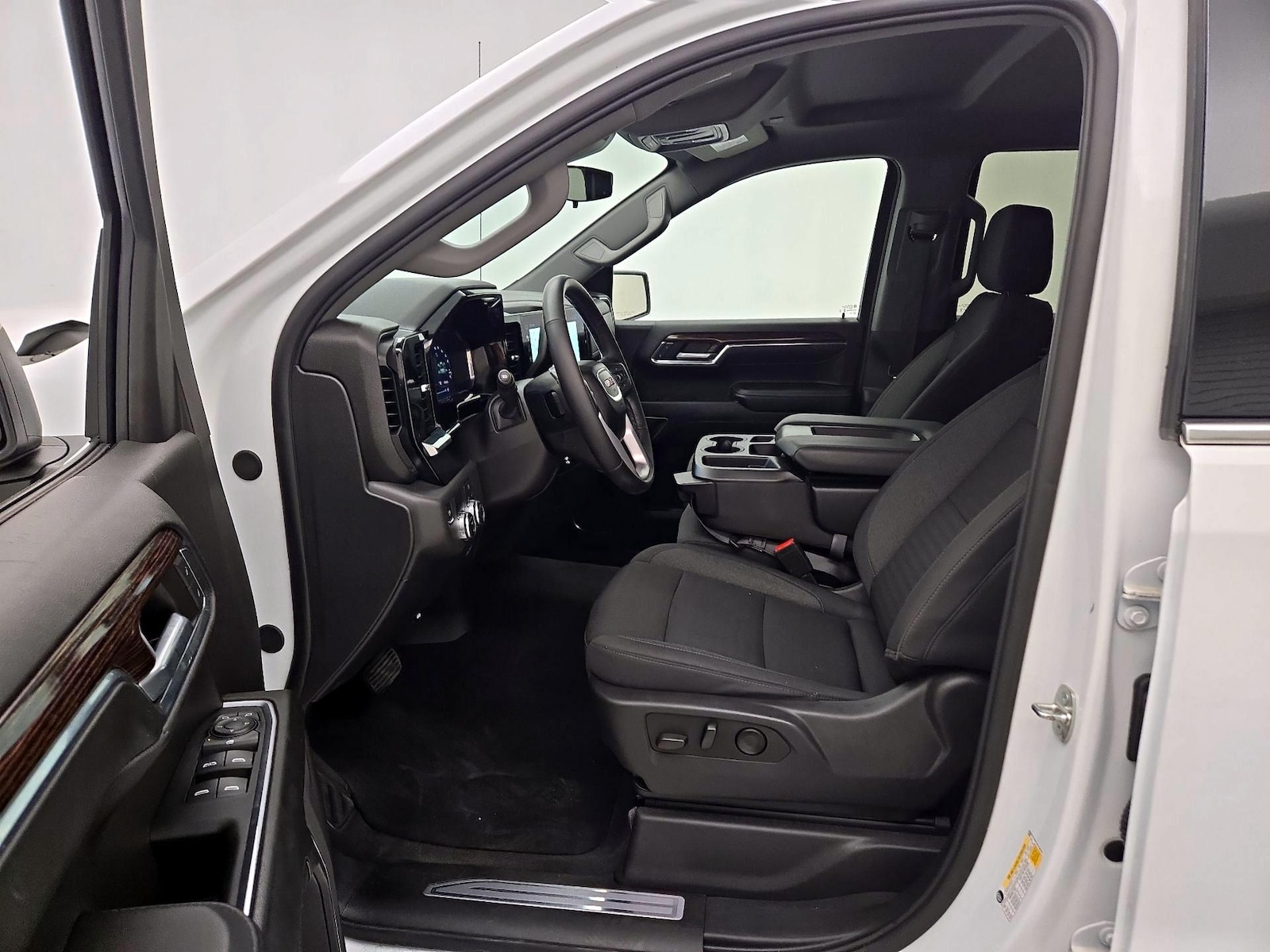 2024 GMC Sierra 1500 SLE - Photo 12