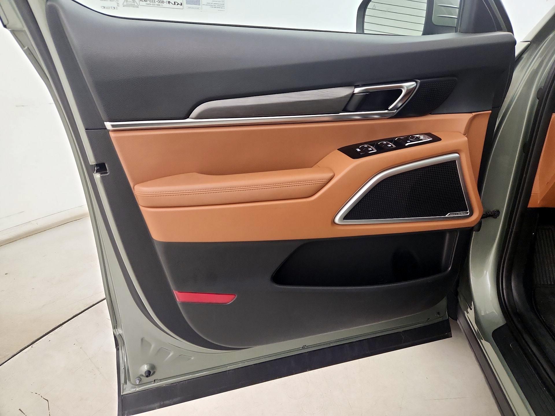 Thumbnail: 2023 Kia Telluride - 12