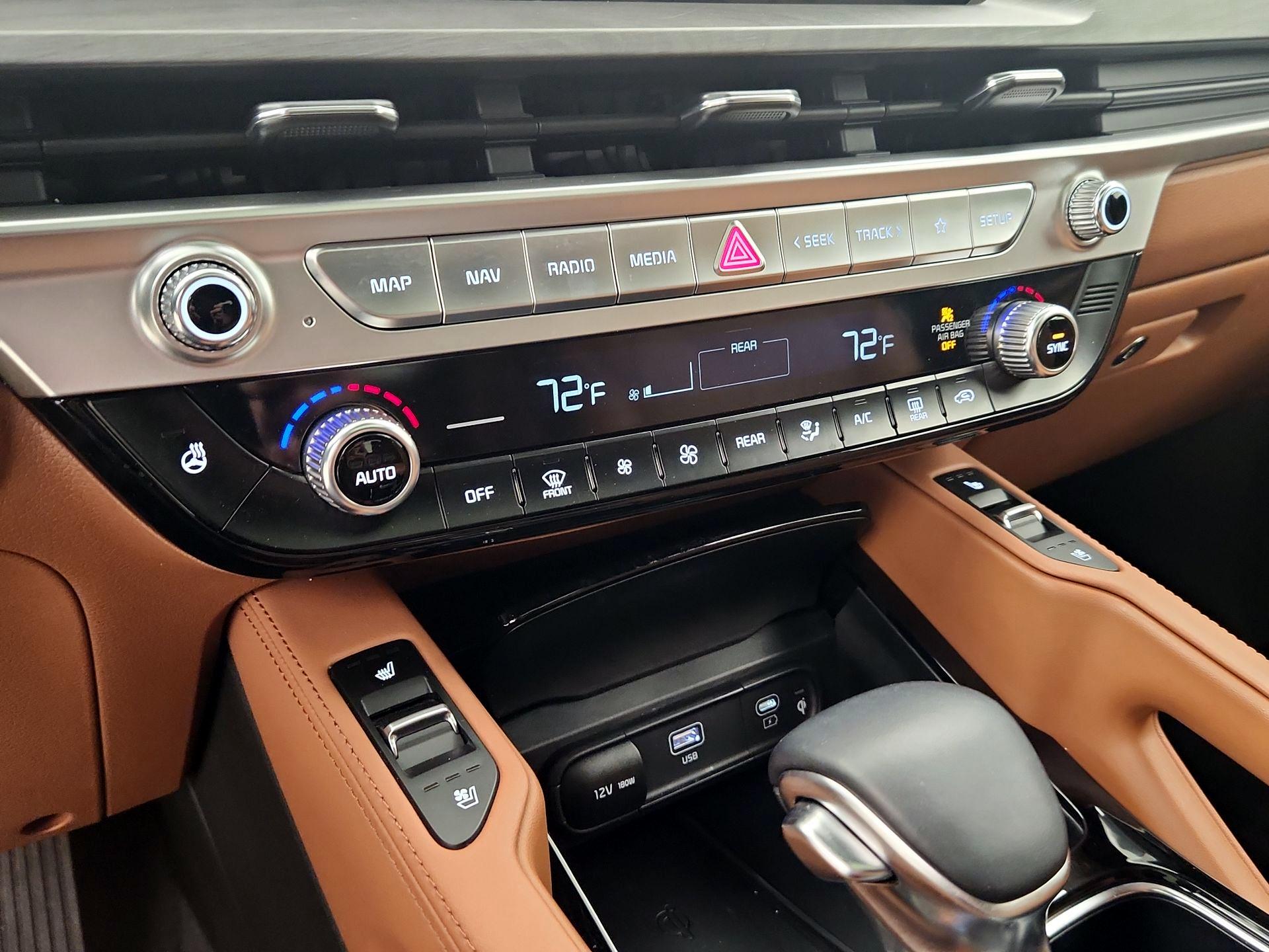 Thumbnail: 2023 Kia Telluride - 17