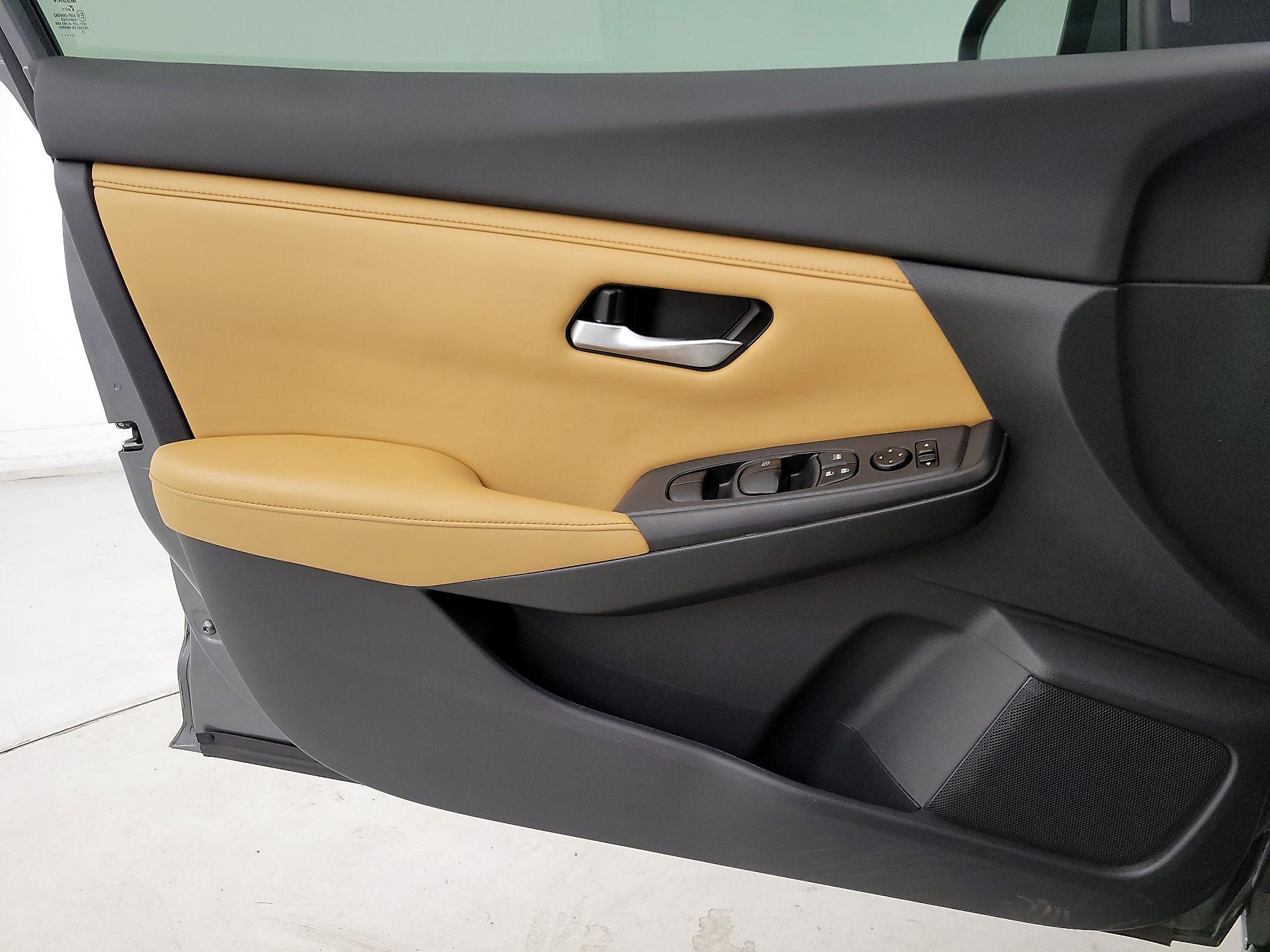 Thumbnail: 2021 Nissan Sentra - 12