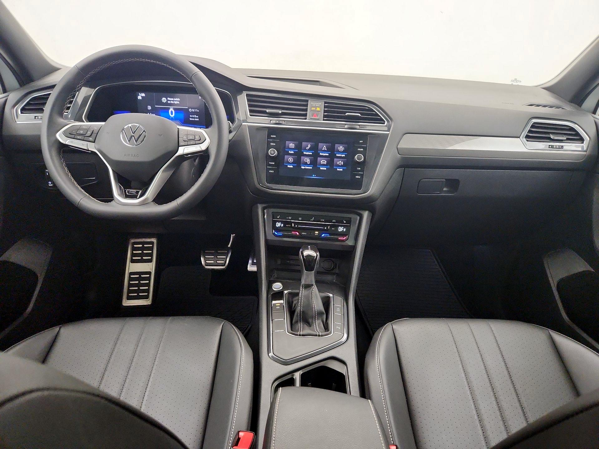 Thumbnail: 2023 Volkswagen Tiguan - 9