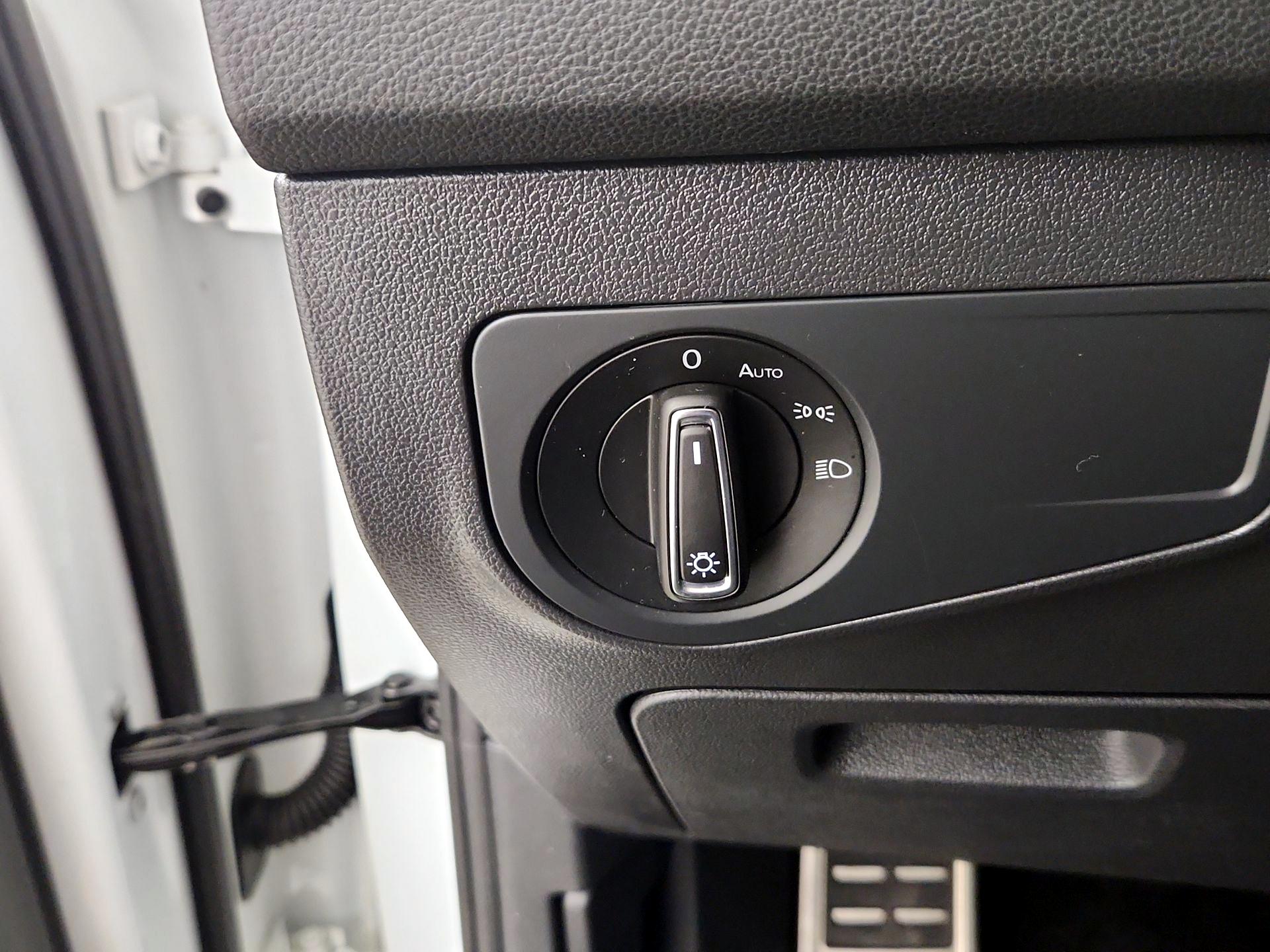 Thumbnail: 2023 Volkswagen Tiguan - 13