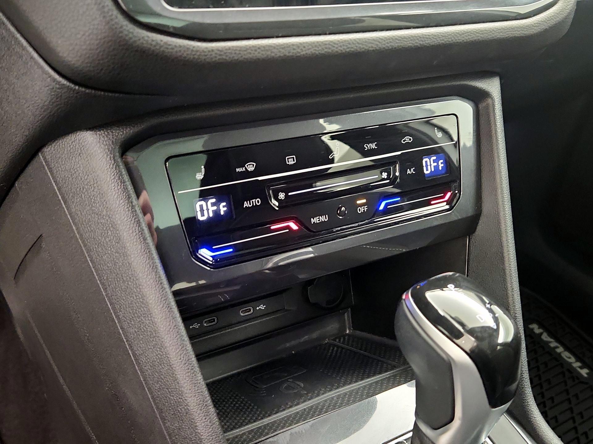 Thumbnail: 2023 Volkswagen Tiguan - 16