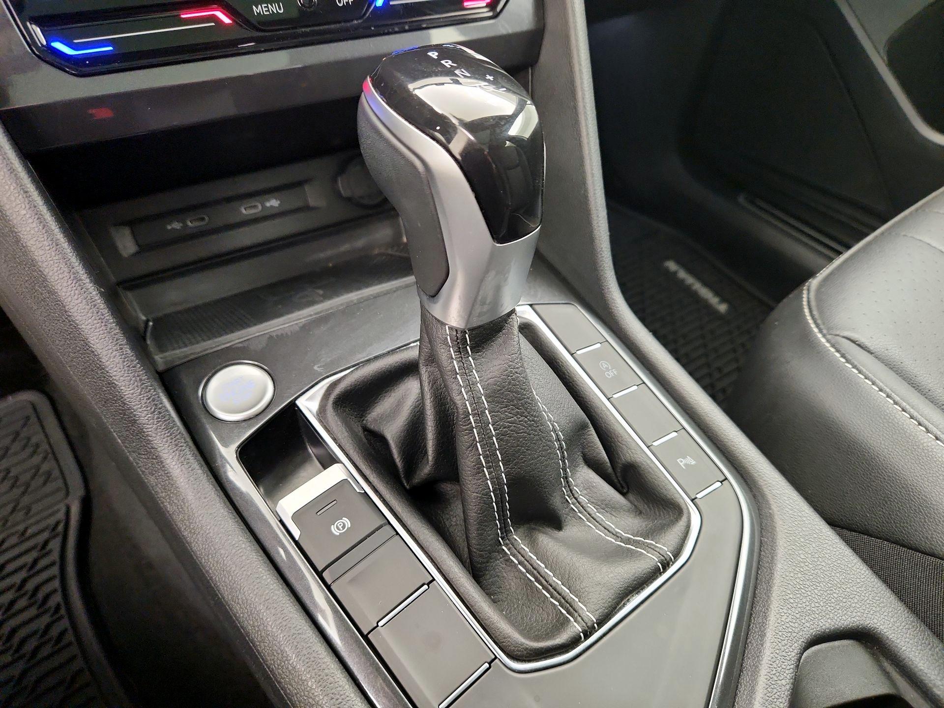 Thumbnail: 2023 Volkswagen Tiguan - 17