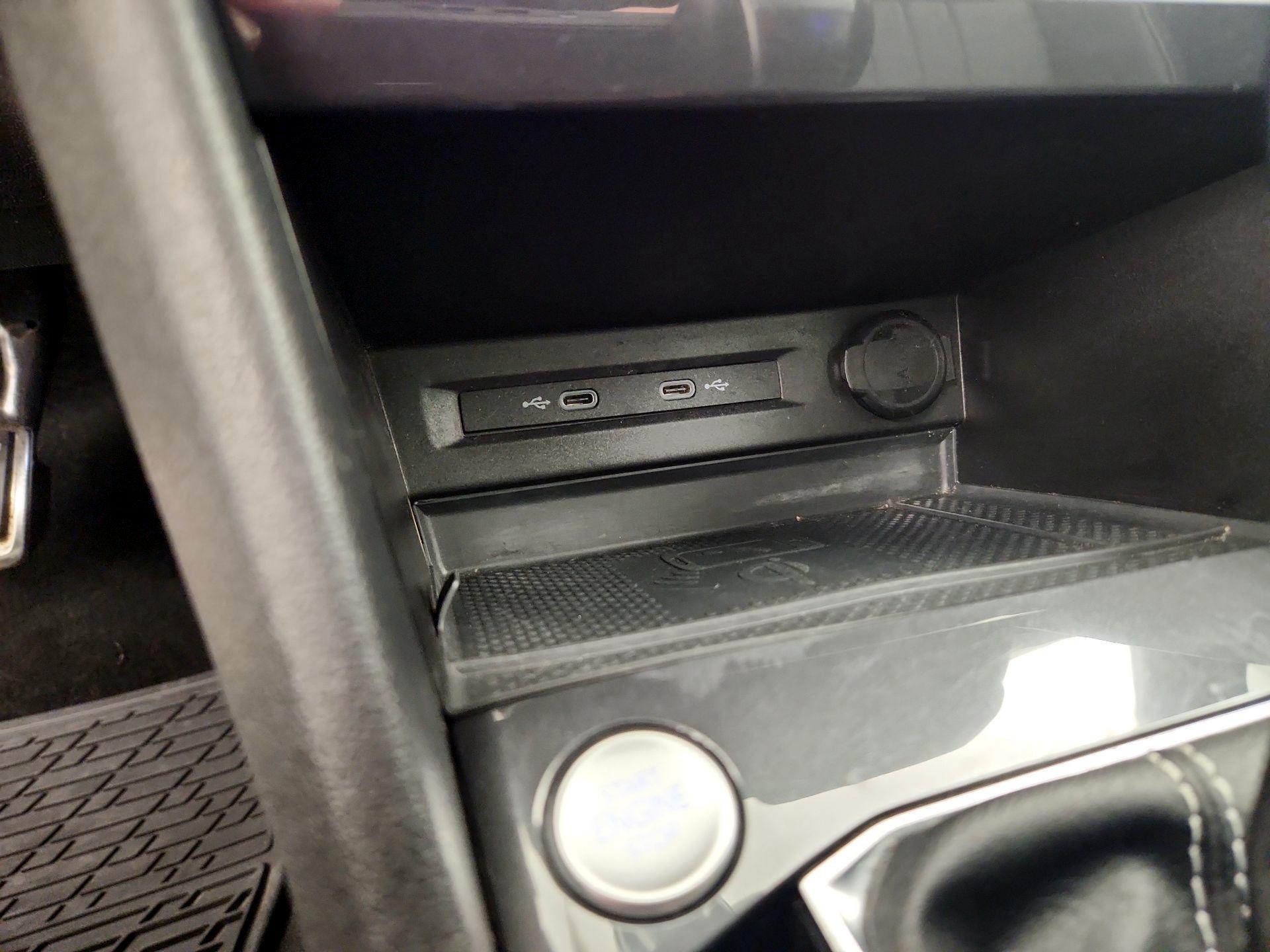 Thumbnail: 2023 Volkswagen Tiguan - 18