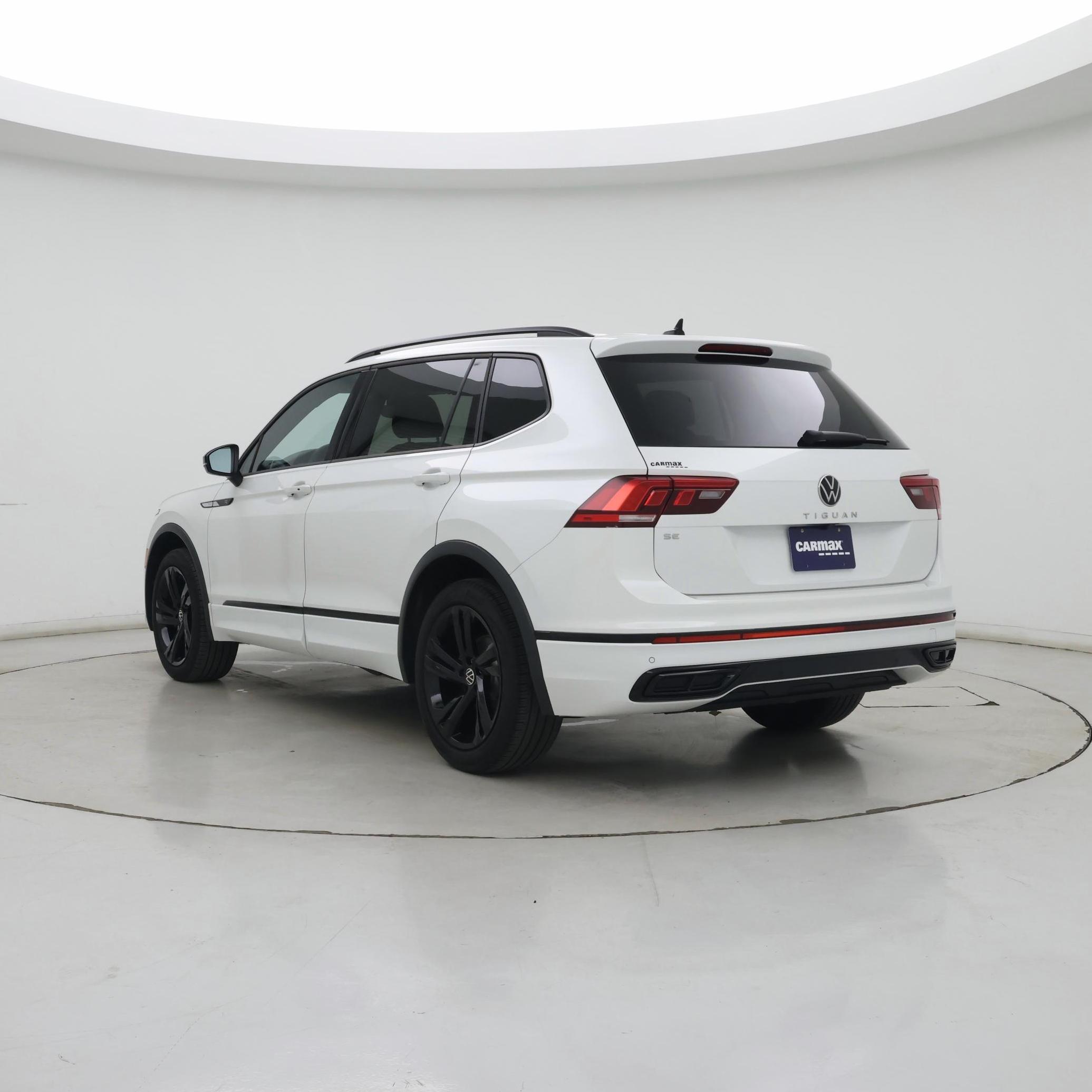 Thumbnail: 2023 Volkswagen Tiguan - 2