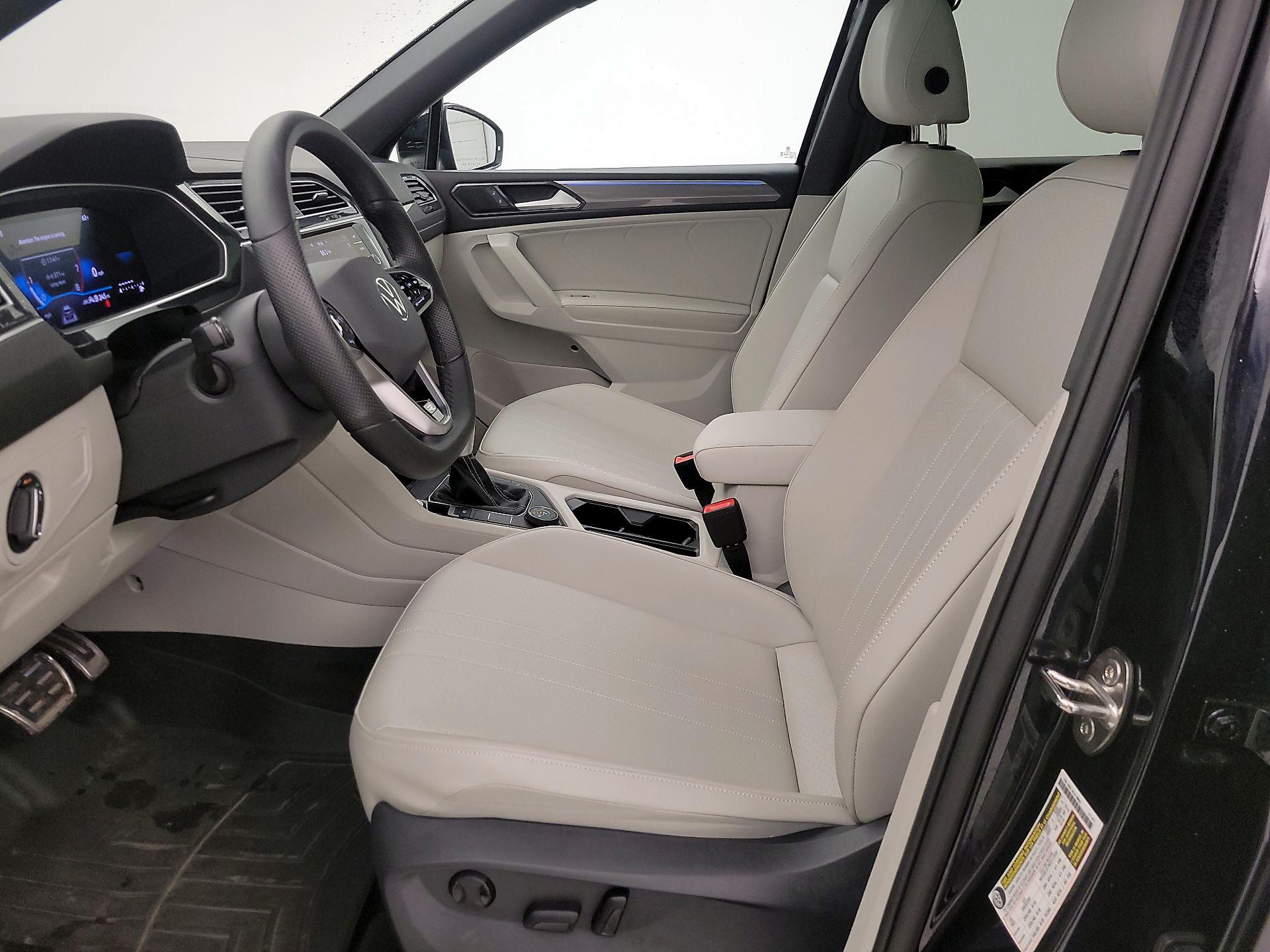 Thumbnail: 2024 Volkswagen Tiguan - 11