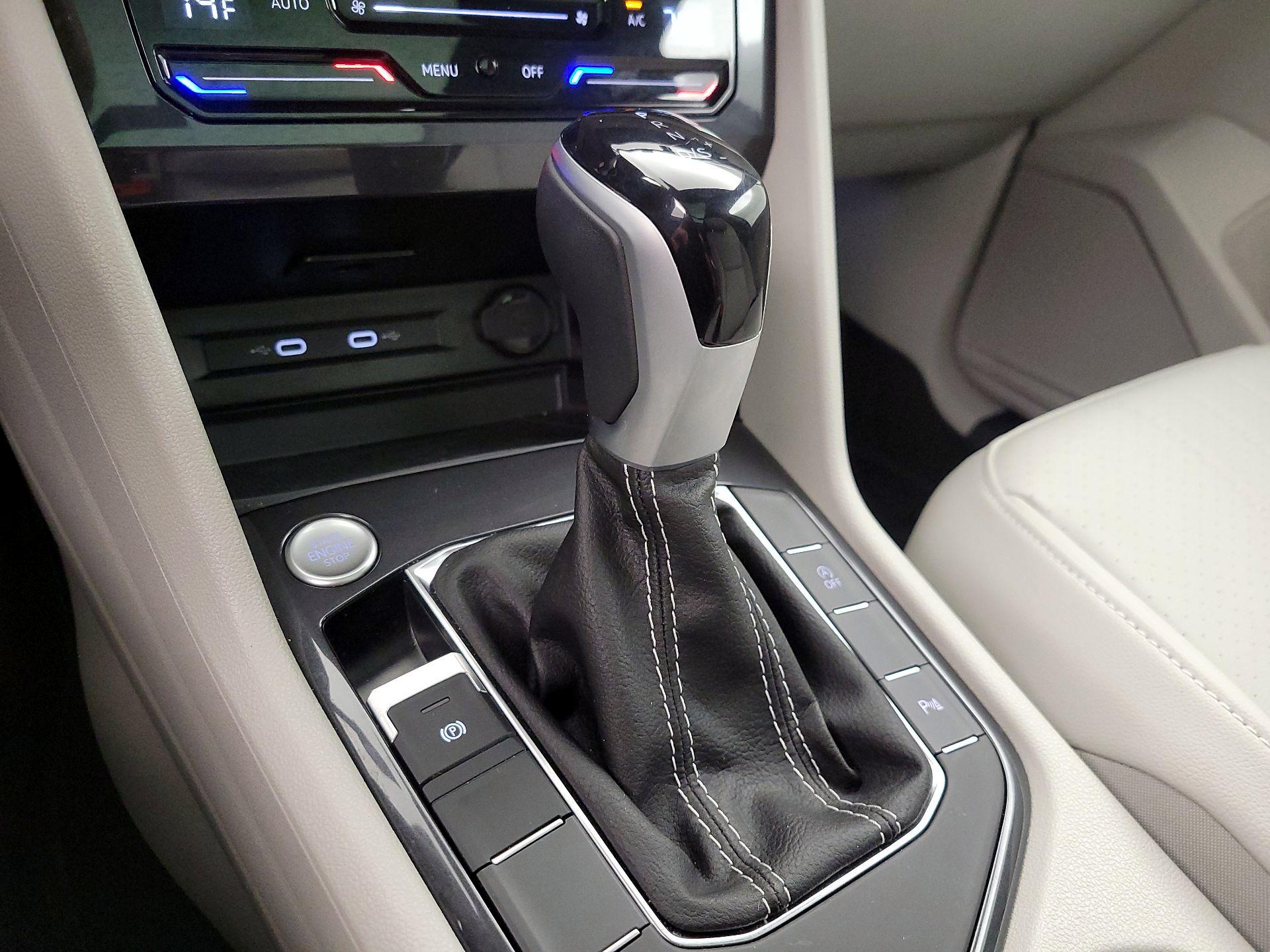 Thumbnail: 2024 Volkswagen Tiguan - 17