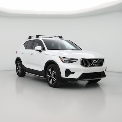 2024 Volvo XC40 B5 Core Dark Theme