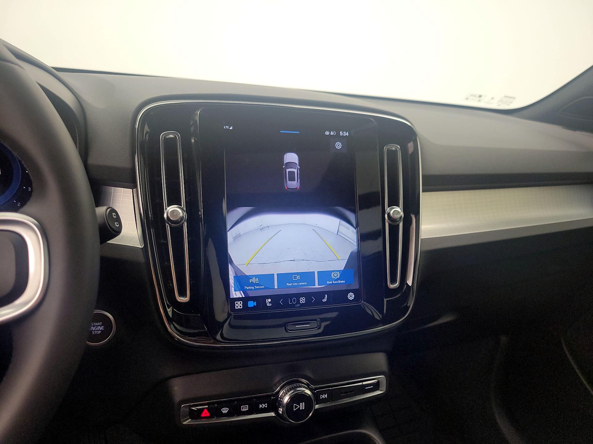 Thumbnail: 2024 Volvo XC40 - 14