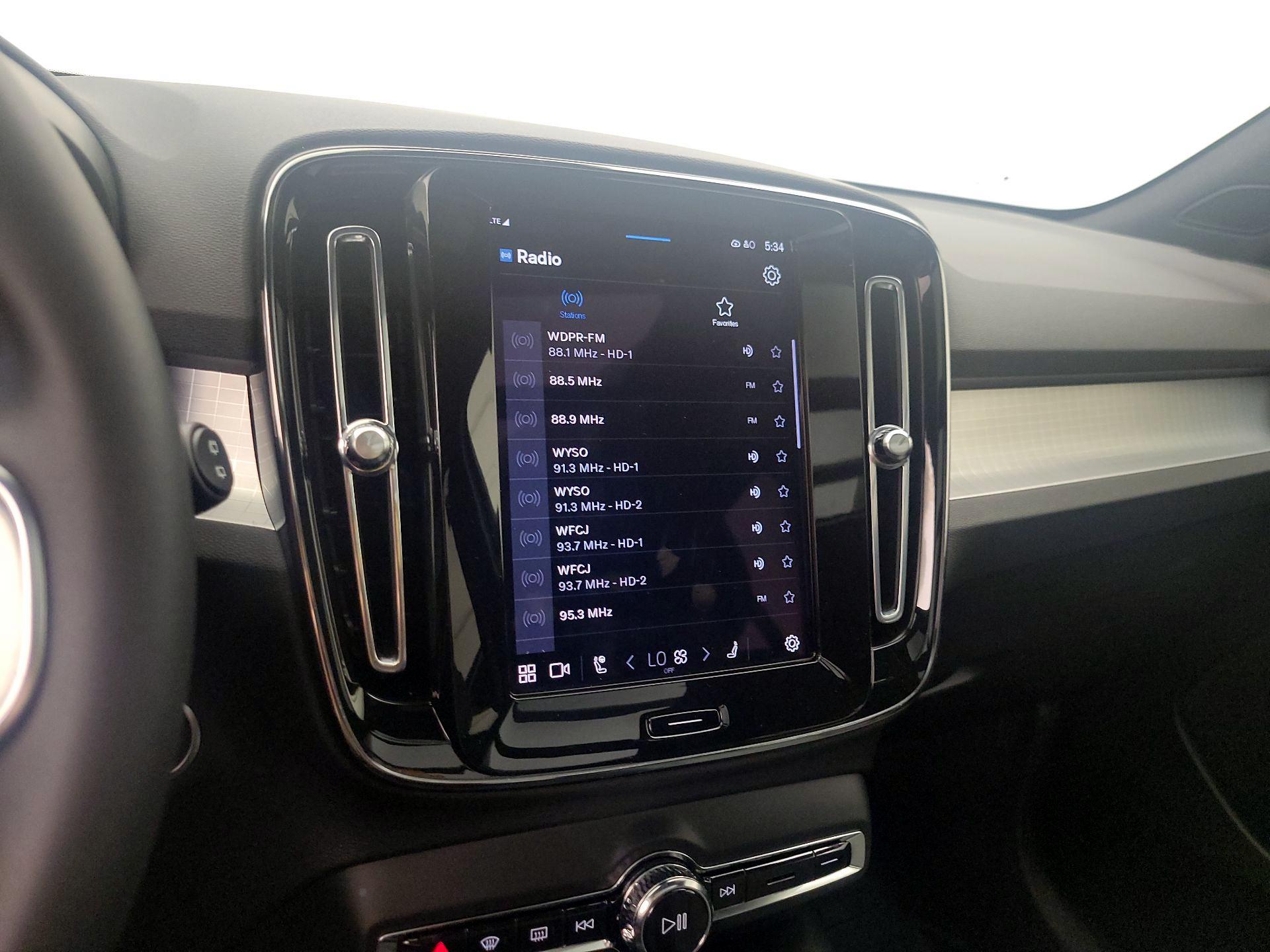 Thumbnail: 2024 Volvo XC40 - 15