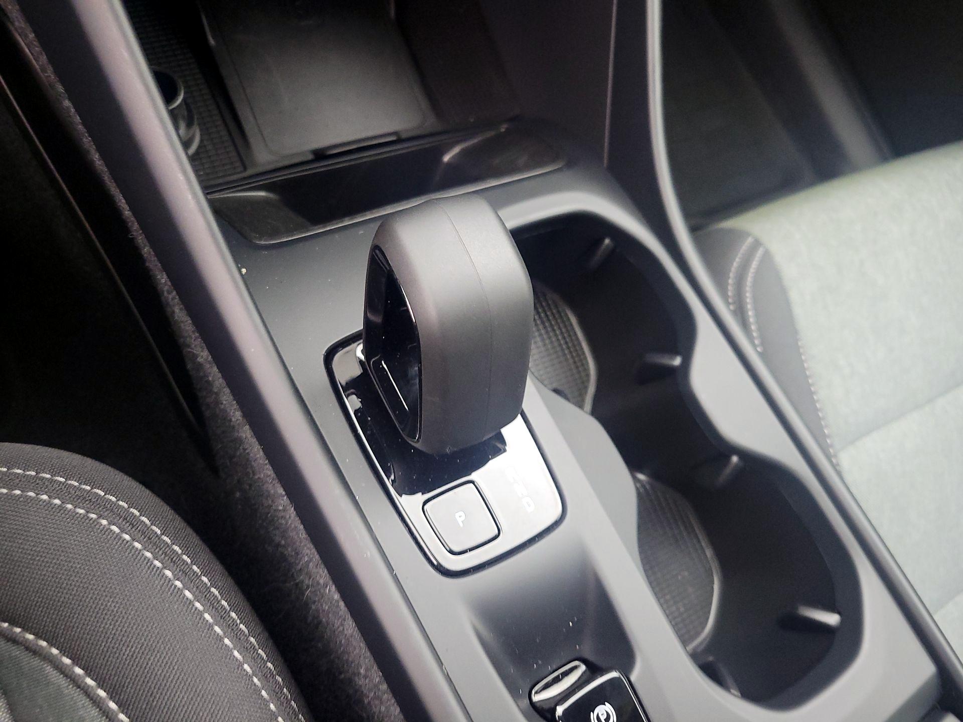 Thumbnail: 2024 Volvo XC40 - 17