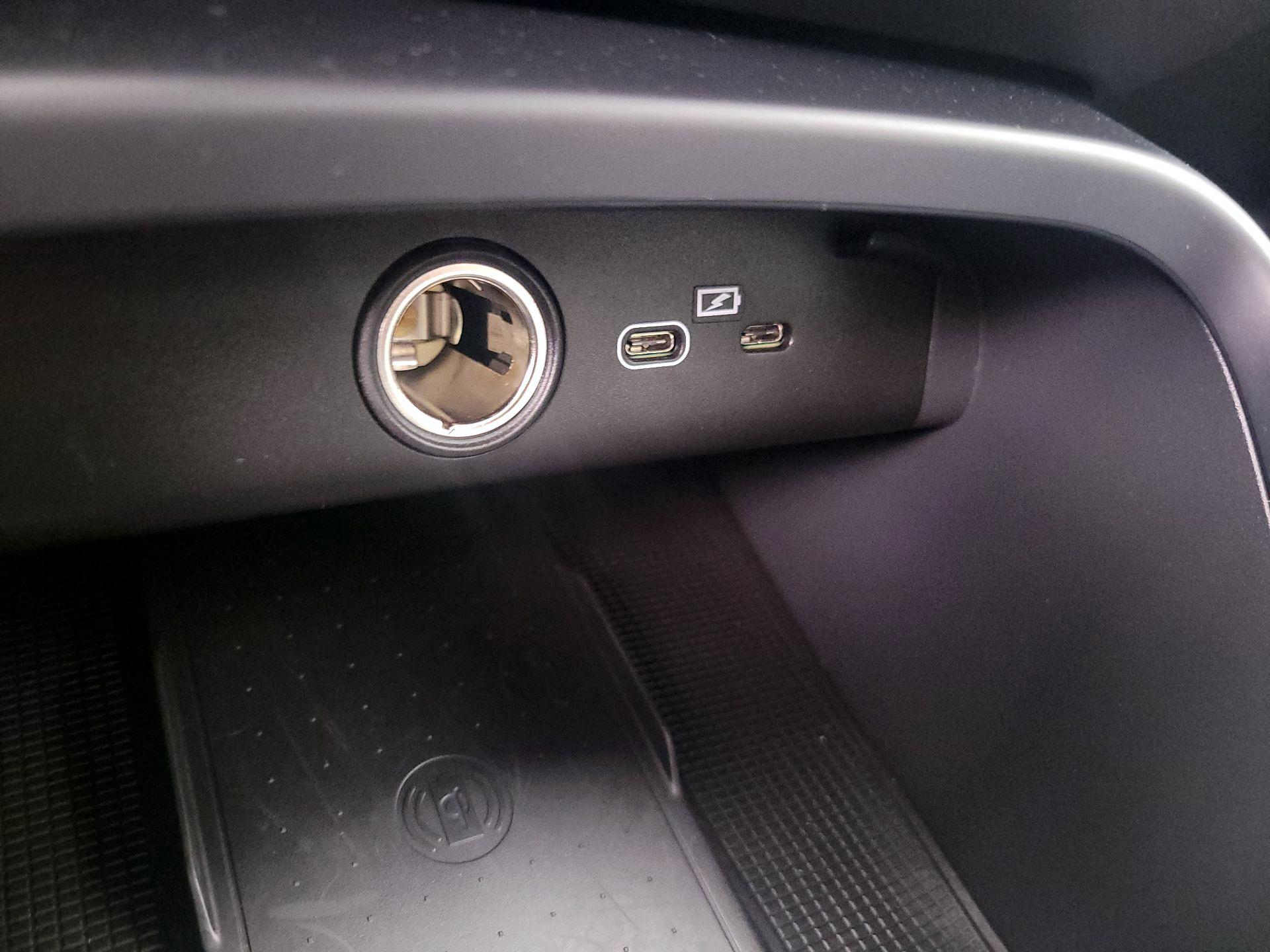 Thumbnail: 2024 Volvo XC40 - 18