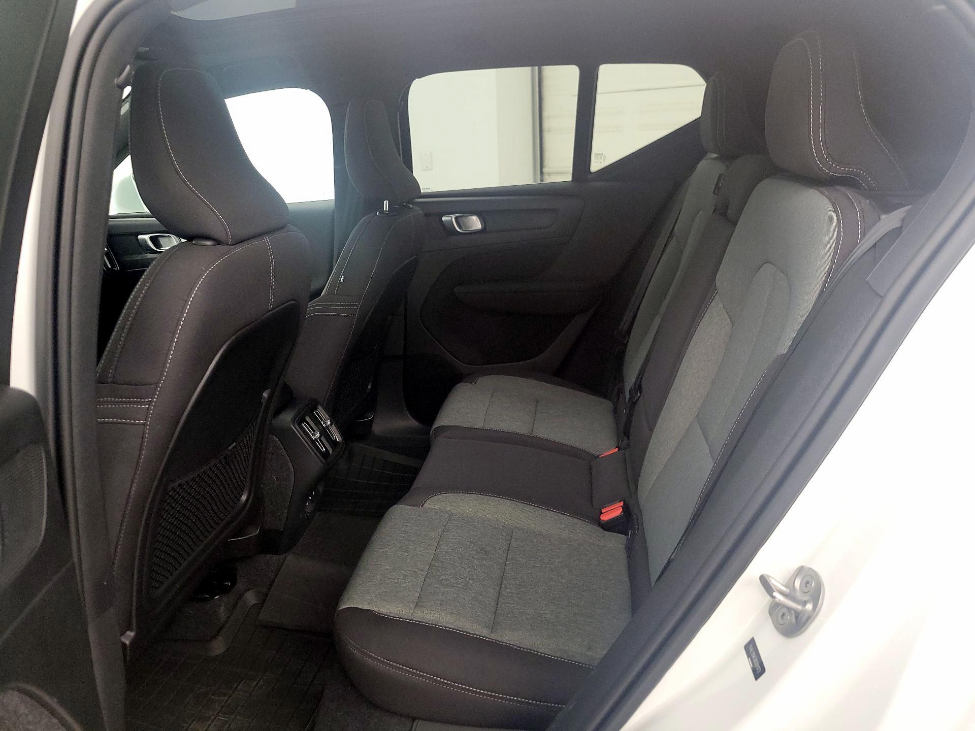 Thumbnail: 2024 Volvo XC40 - 20