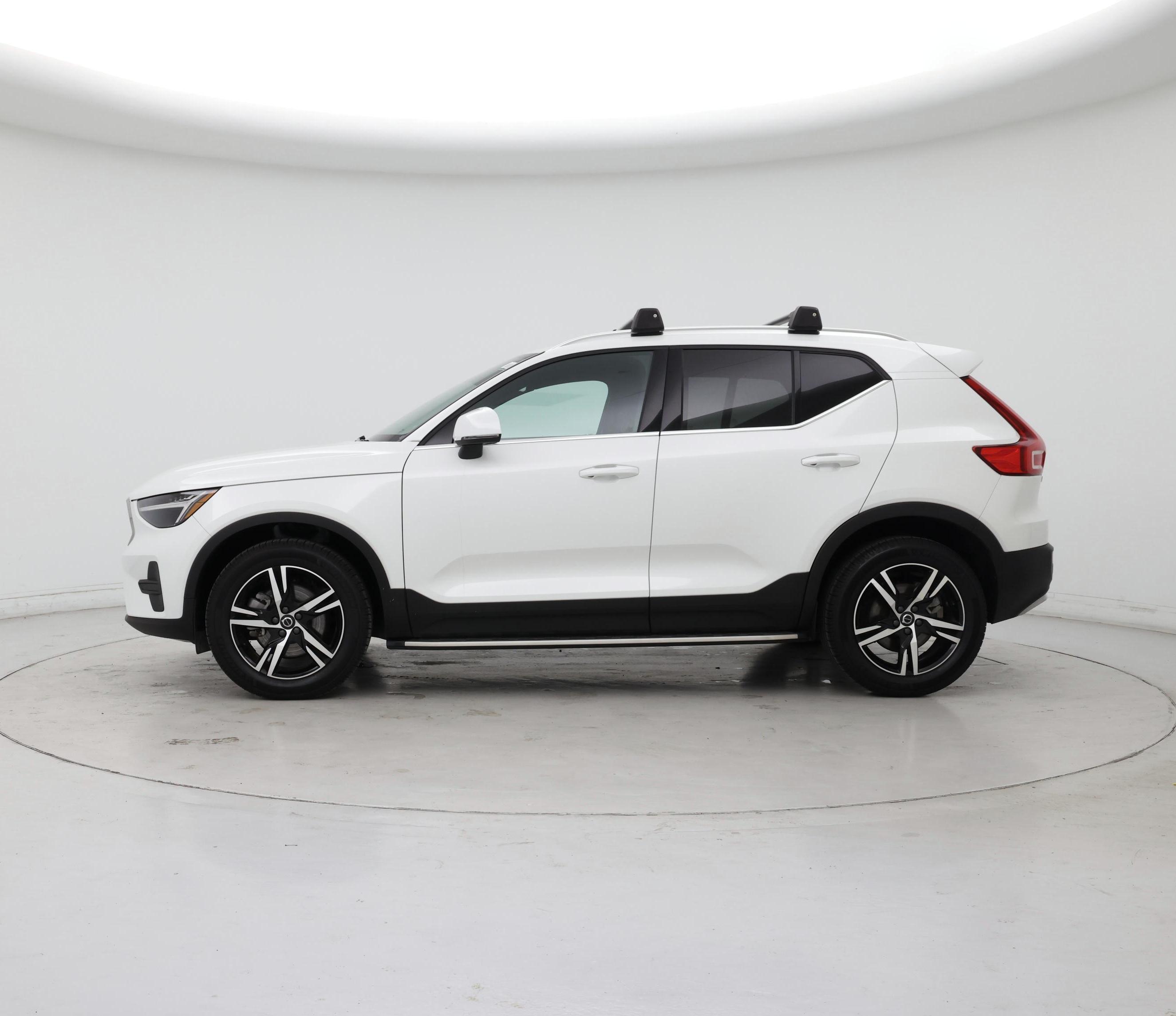 Thumbnail: 2024 Volvo XC40 - 3