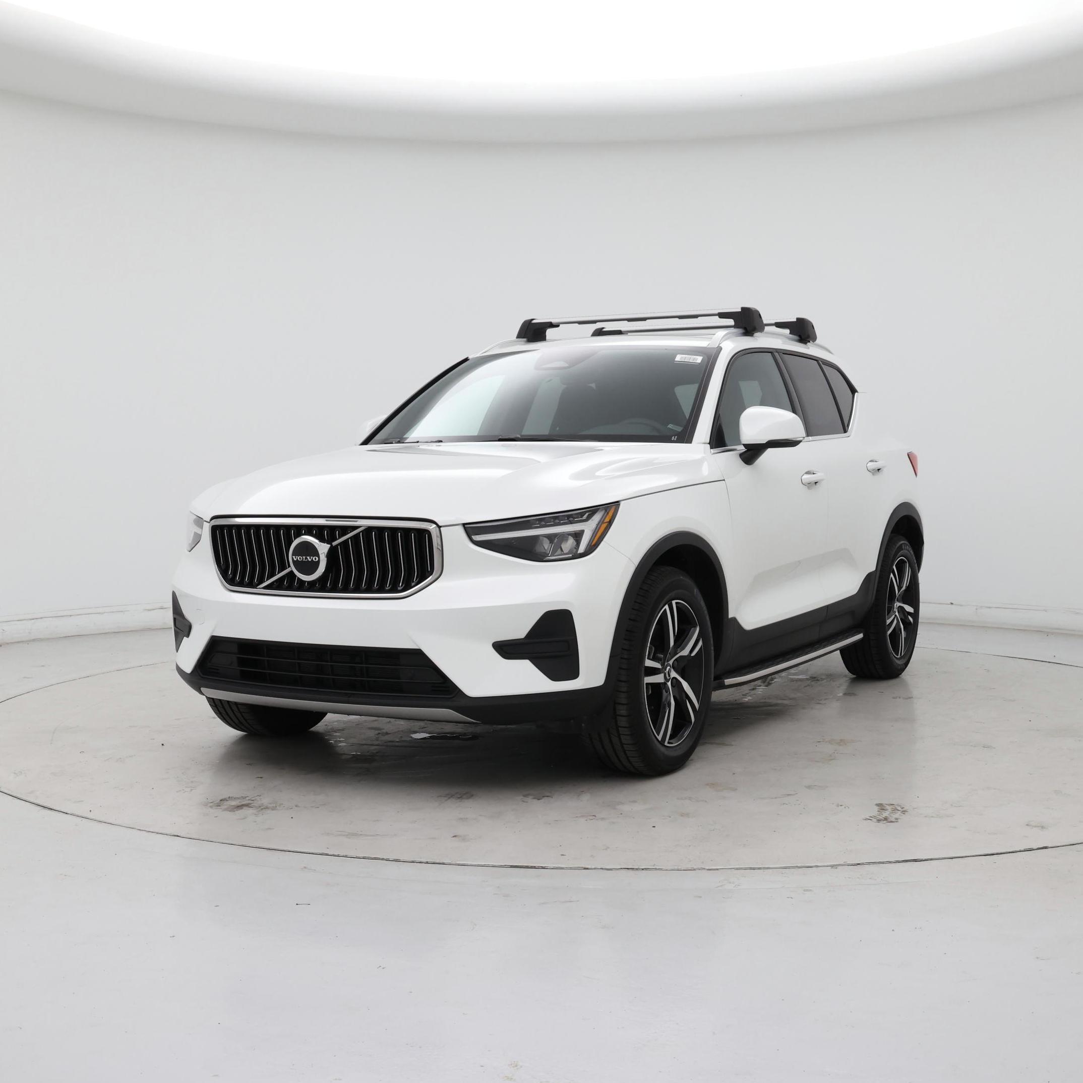 Thumbnail: 2024 Volvo XC40 - 4