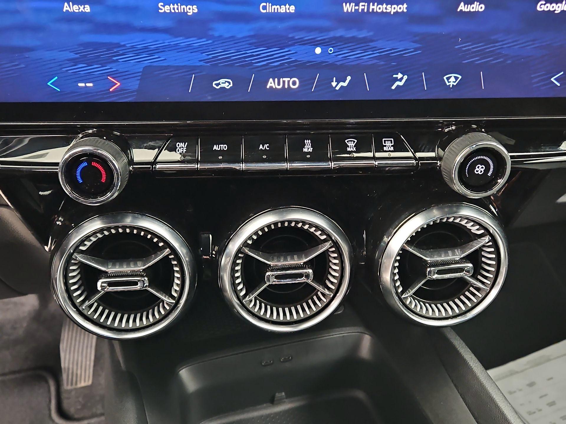 Thumbnail: 2025 Chevrolet Blazer EV - 17