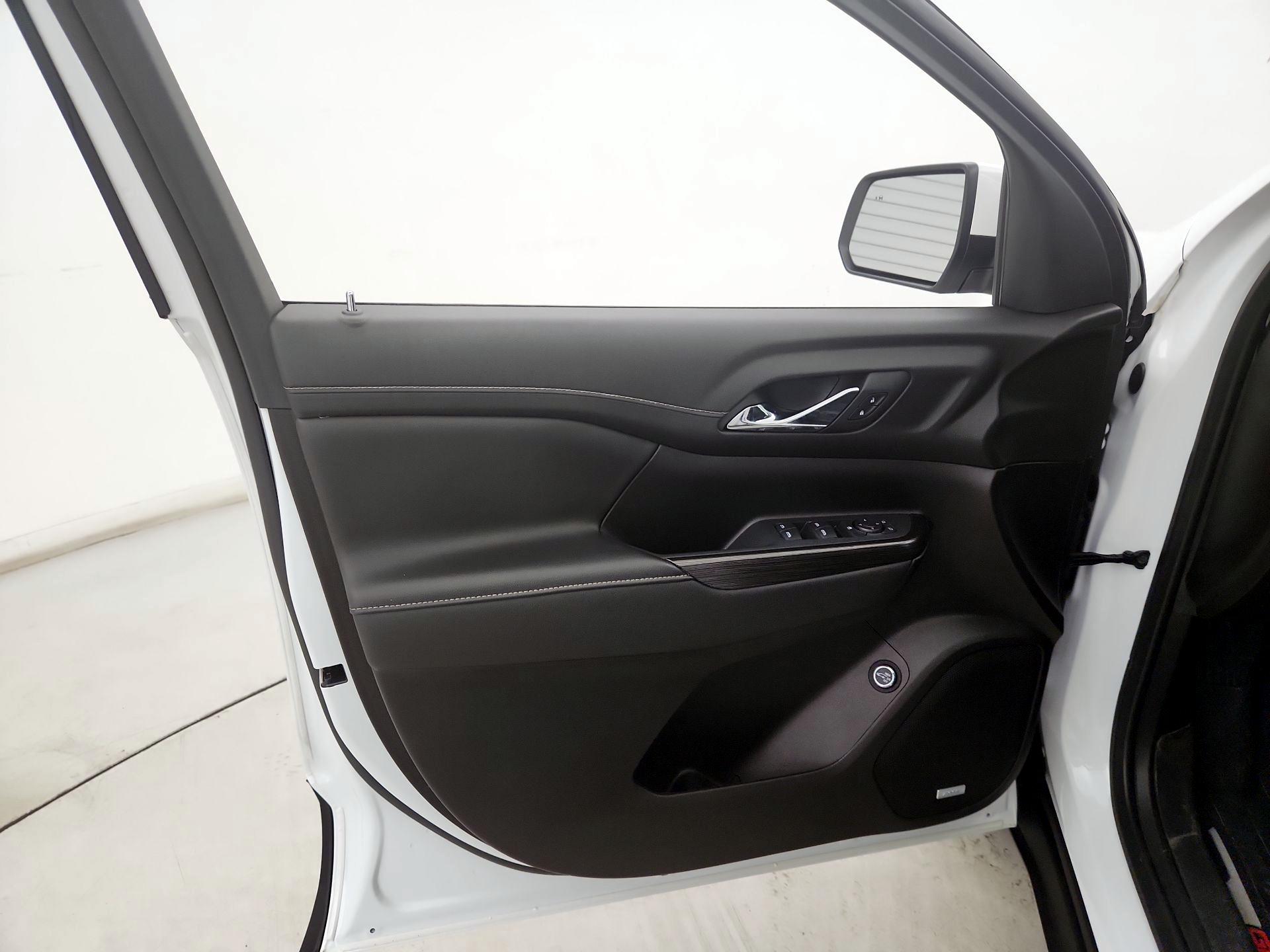 Thumbnail: 2023 GMC Acadia - 12