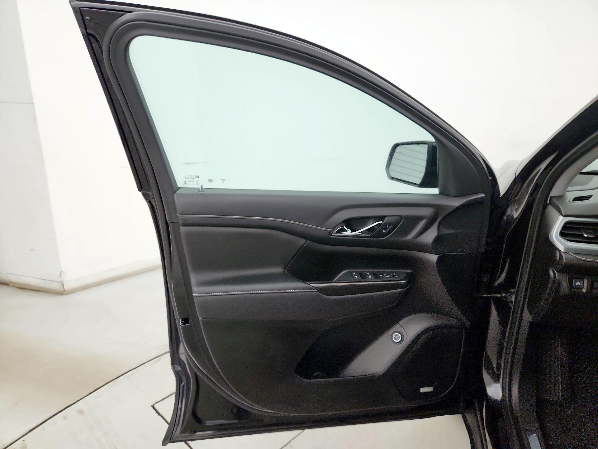 Thumbnail: 2023 GMC Acadia - 12