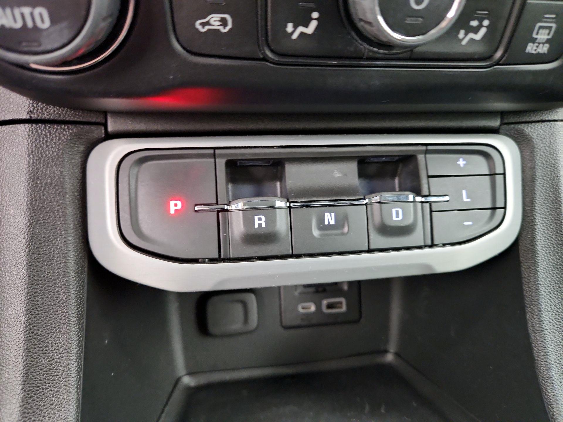 Thumbnail: 2023 GMC Acadia - 18