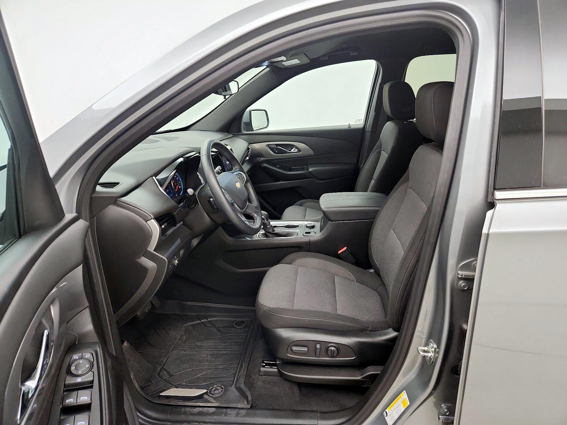 Thumbnail: 2023 Chevrolet Traverse - 11