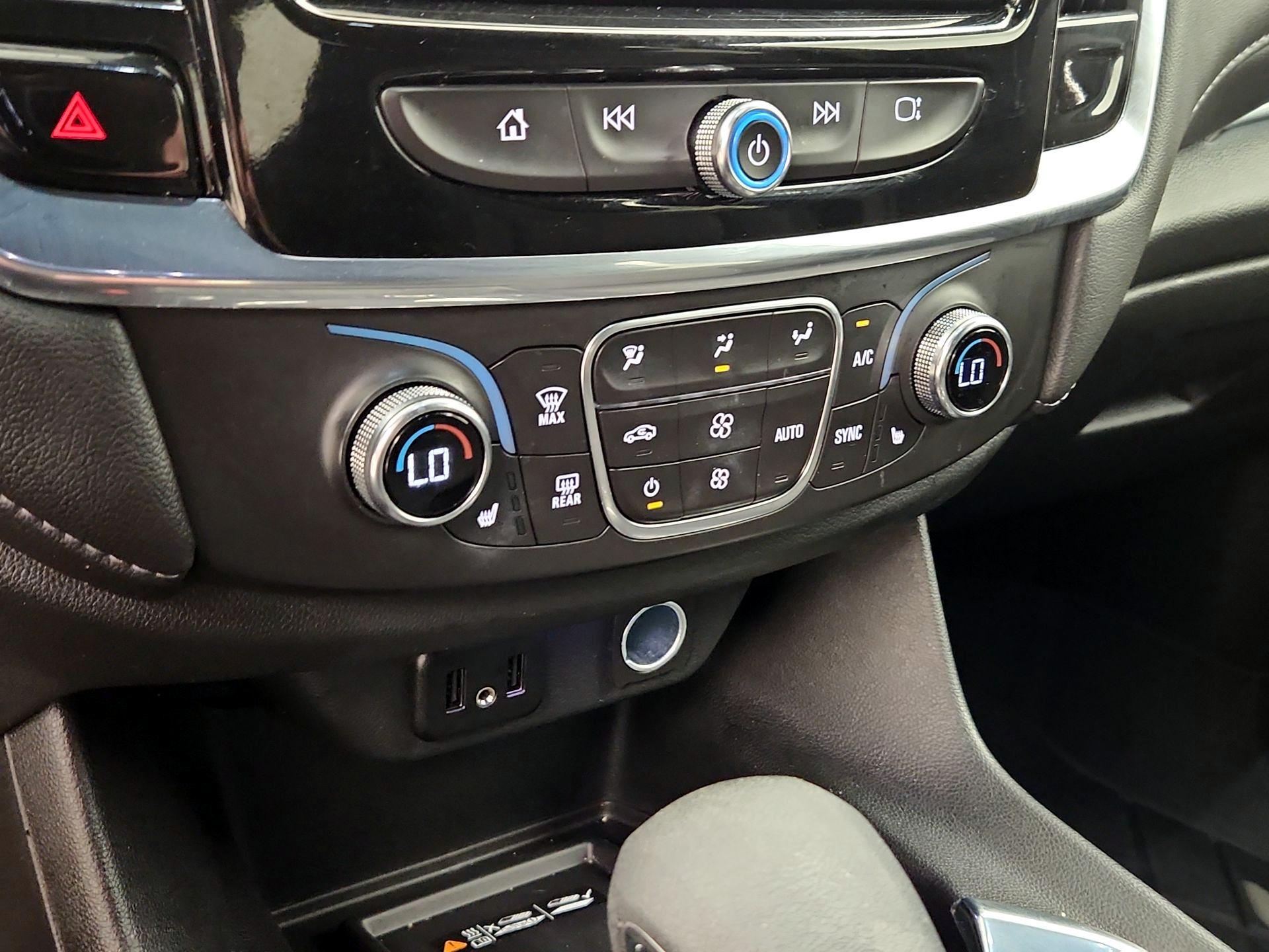 Thumbnail: 2023 Chevrolet Traverse - 16