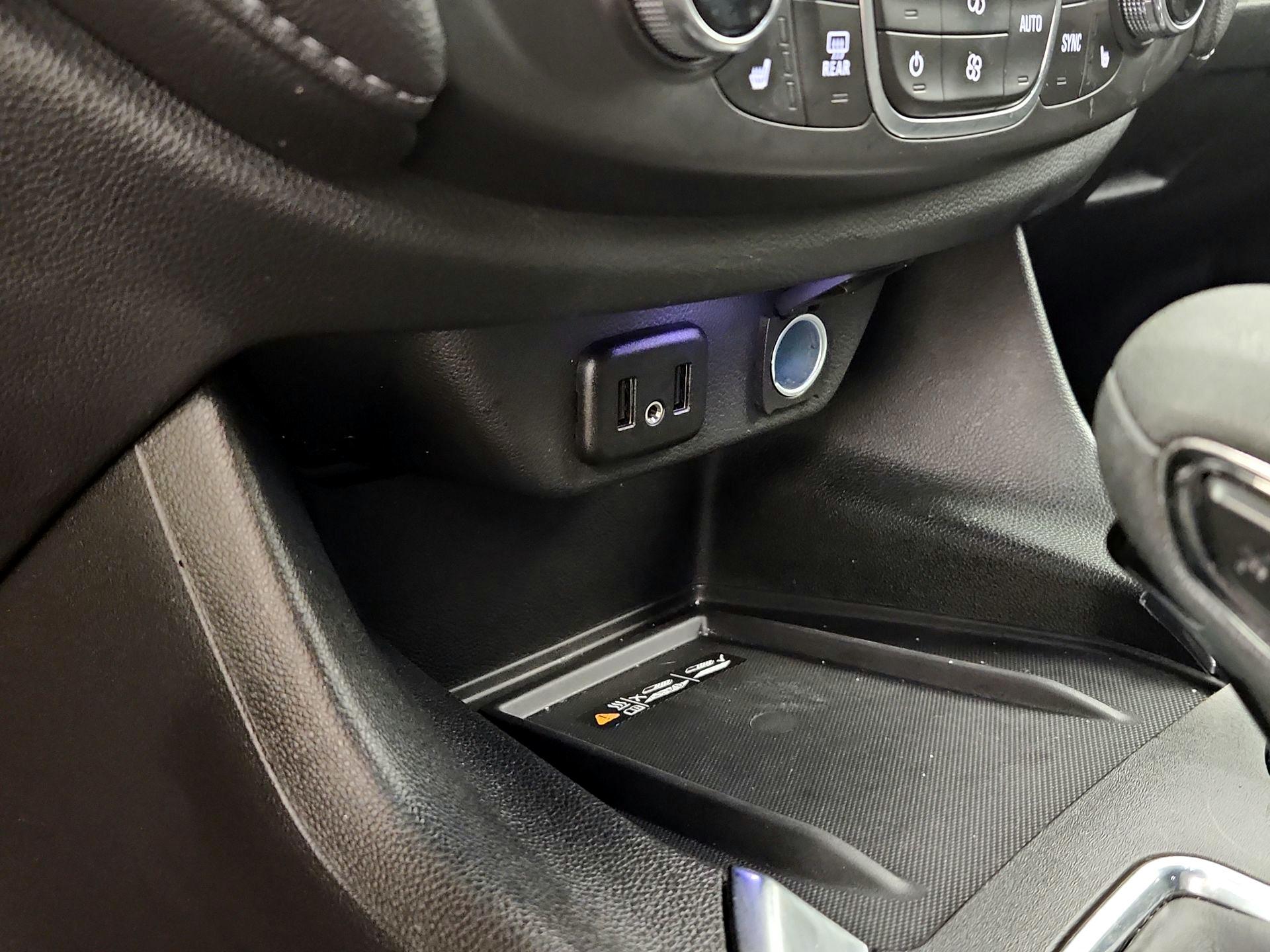 Thumbnail: 2023 Chevrolet Traverse - 18