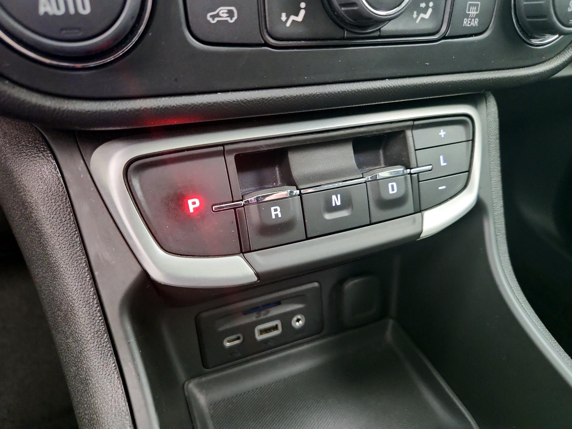 Thumbnail: 2022 GMC Terrain - 17