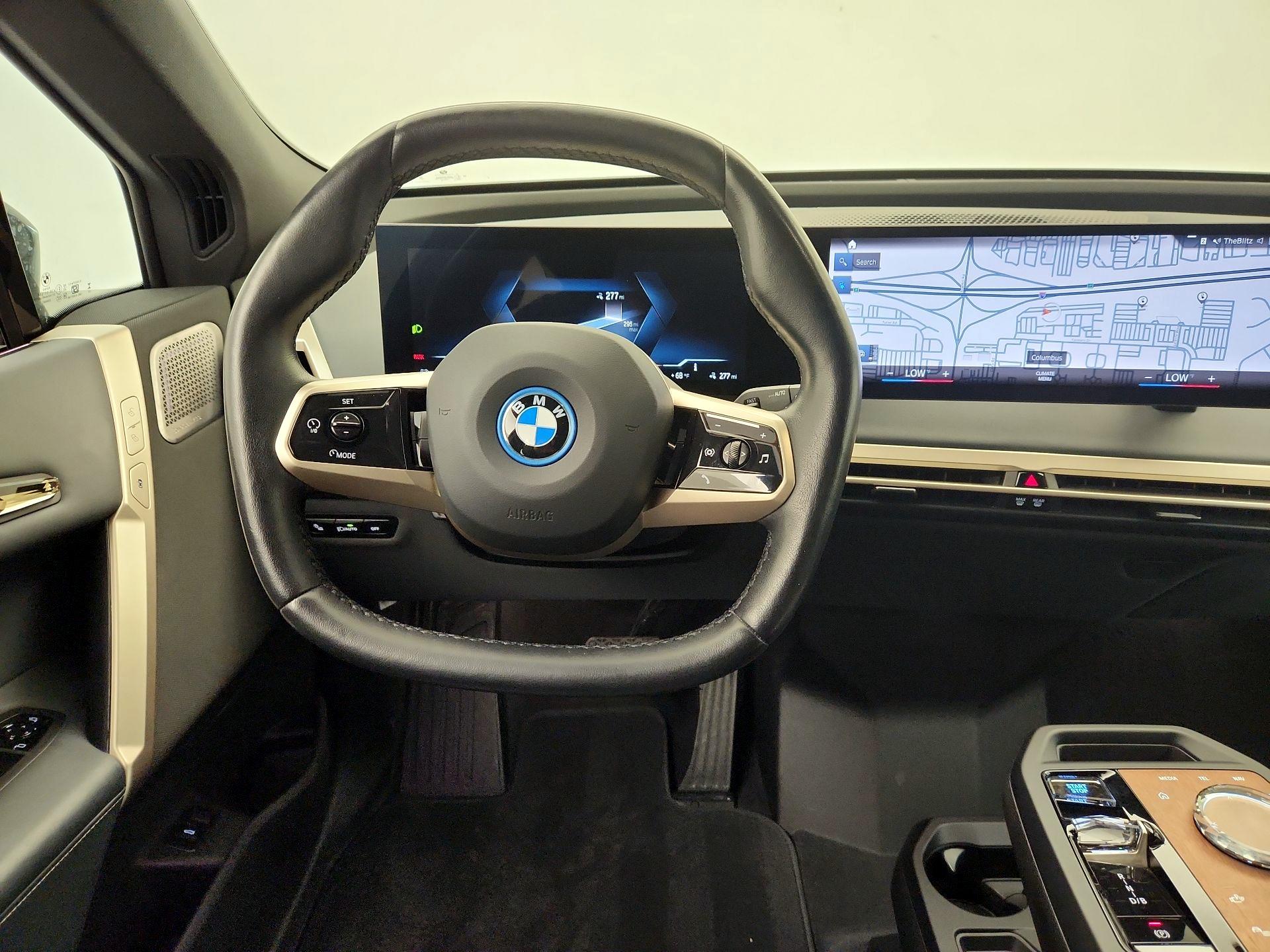 Thumbnail: 2023 BMW iX - 10