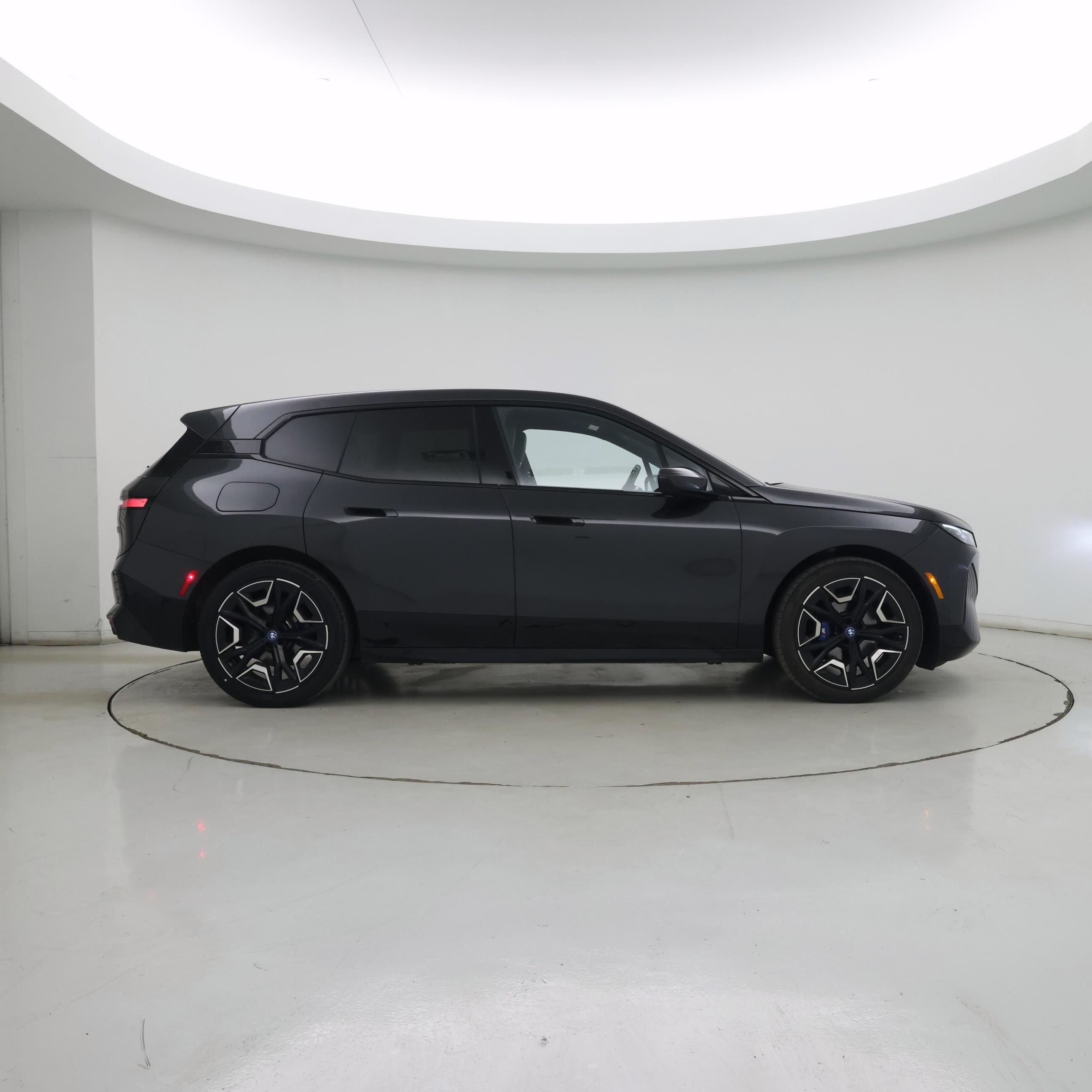 Thumbnail: 2023 BMW iX - 7