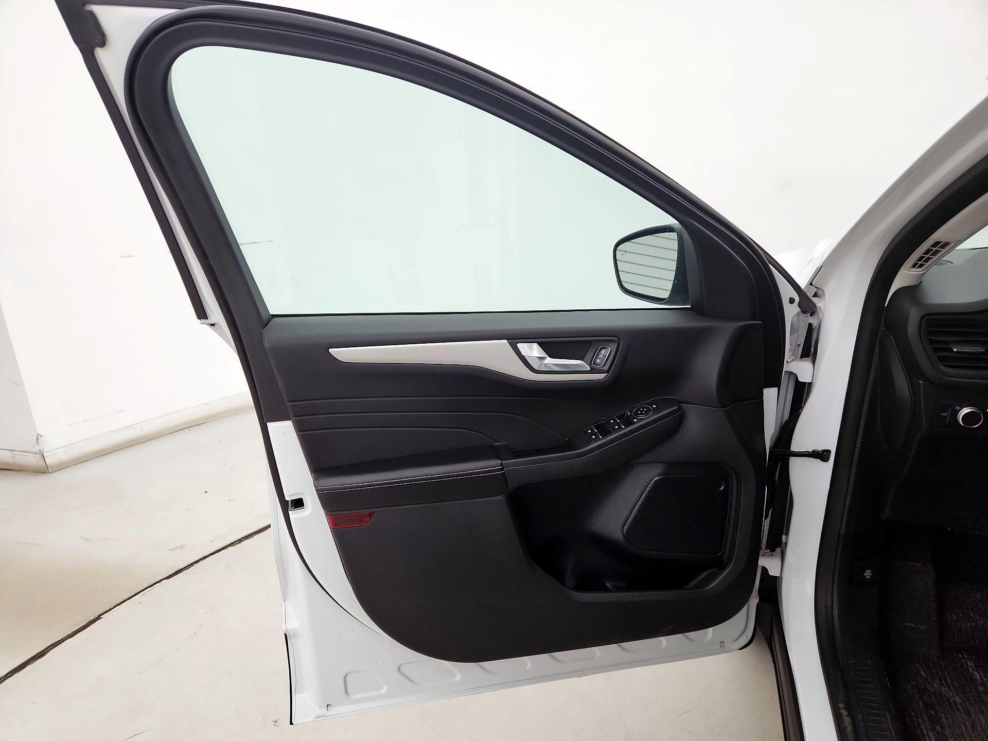 Thumbnail: 2021 Ford Escape - 12