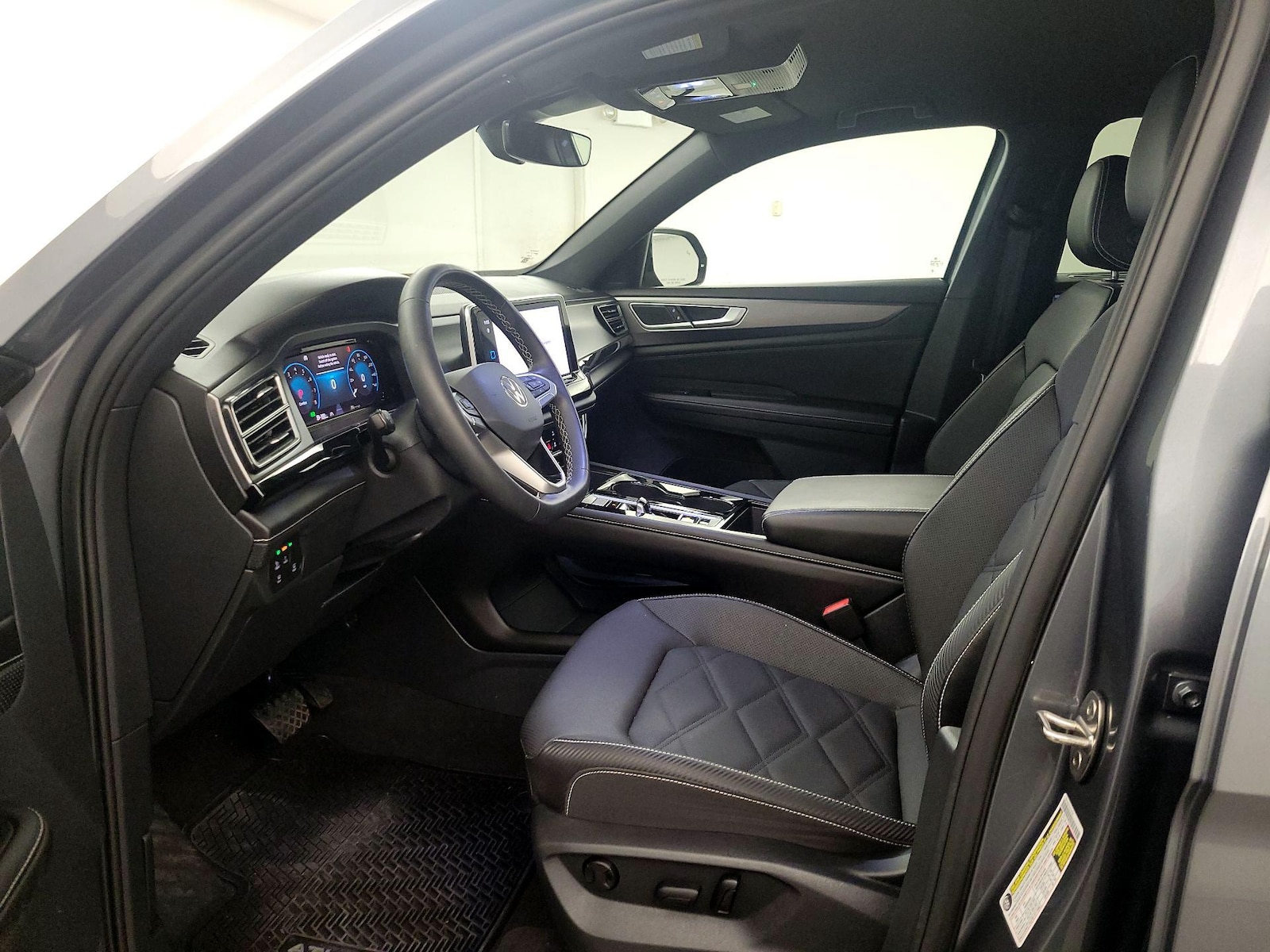 2024 Volkswagen Atlas Cross Sport SE w/Tech - Photo 12