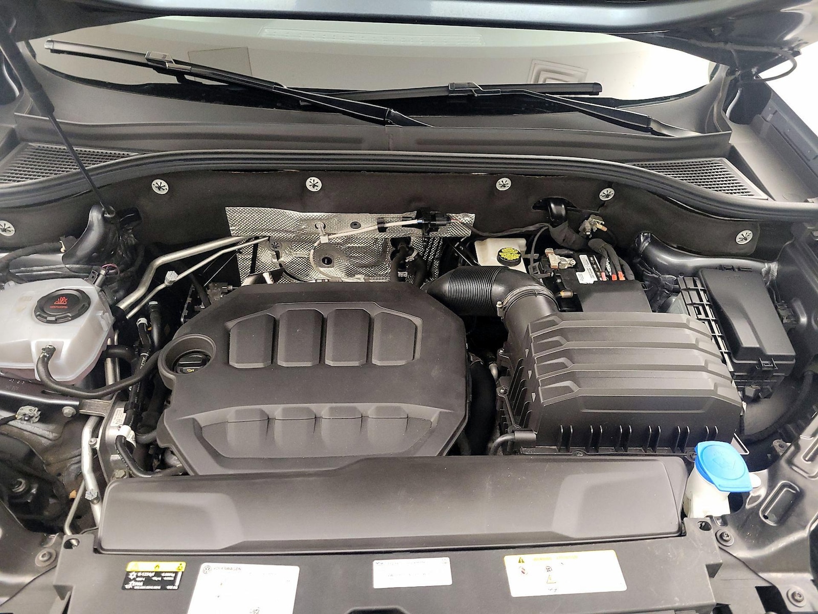 2024 Volkswagen Atlas Cross Sport SE w/Tech - Photo 23