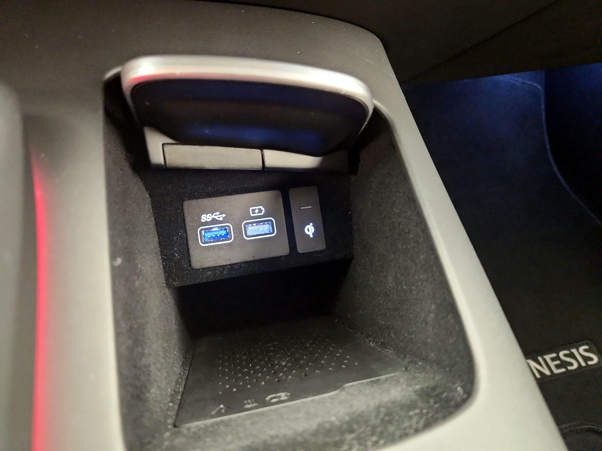 Thumbnail: 2022 Genesis GV70 - 19