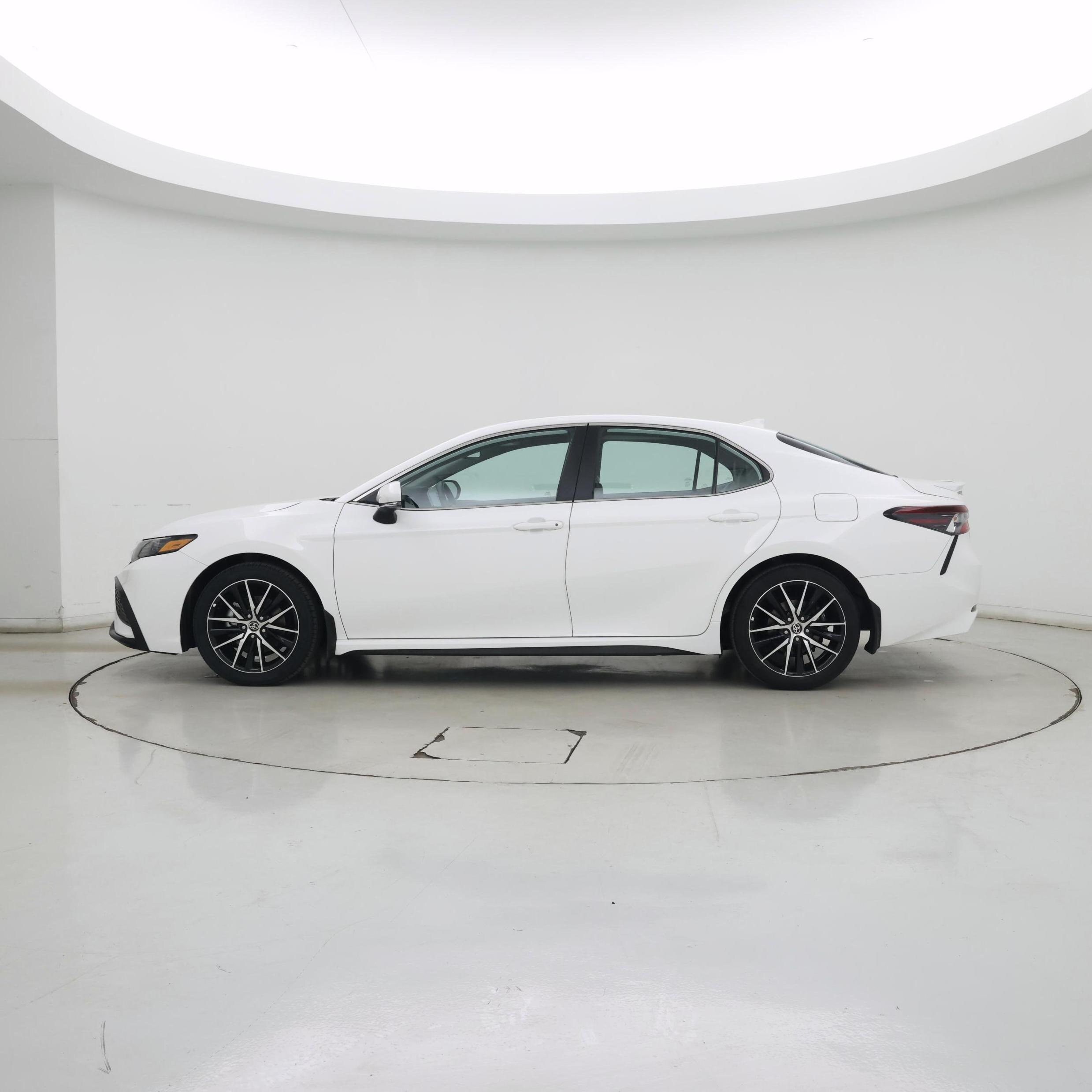 Thumbnail: 2024 Toyota Camry - 3