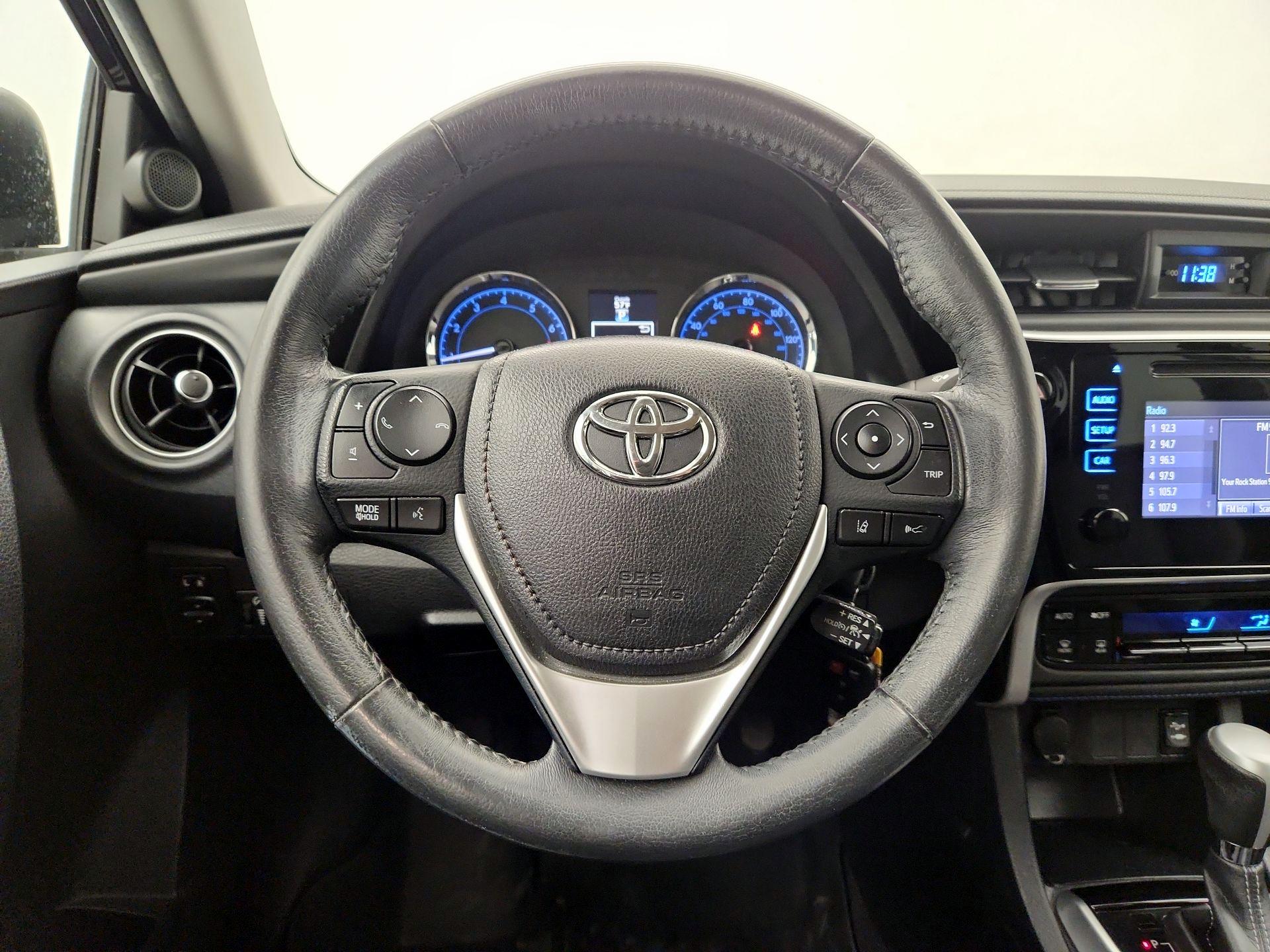 Thumbnail: 2017 Toyota Corolla - 10