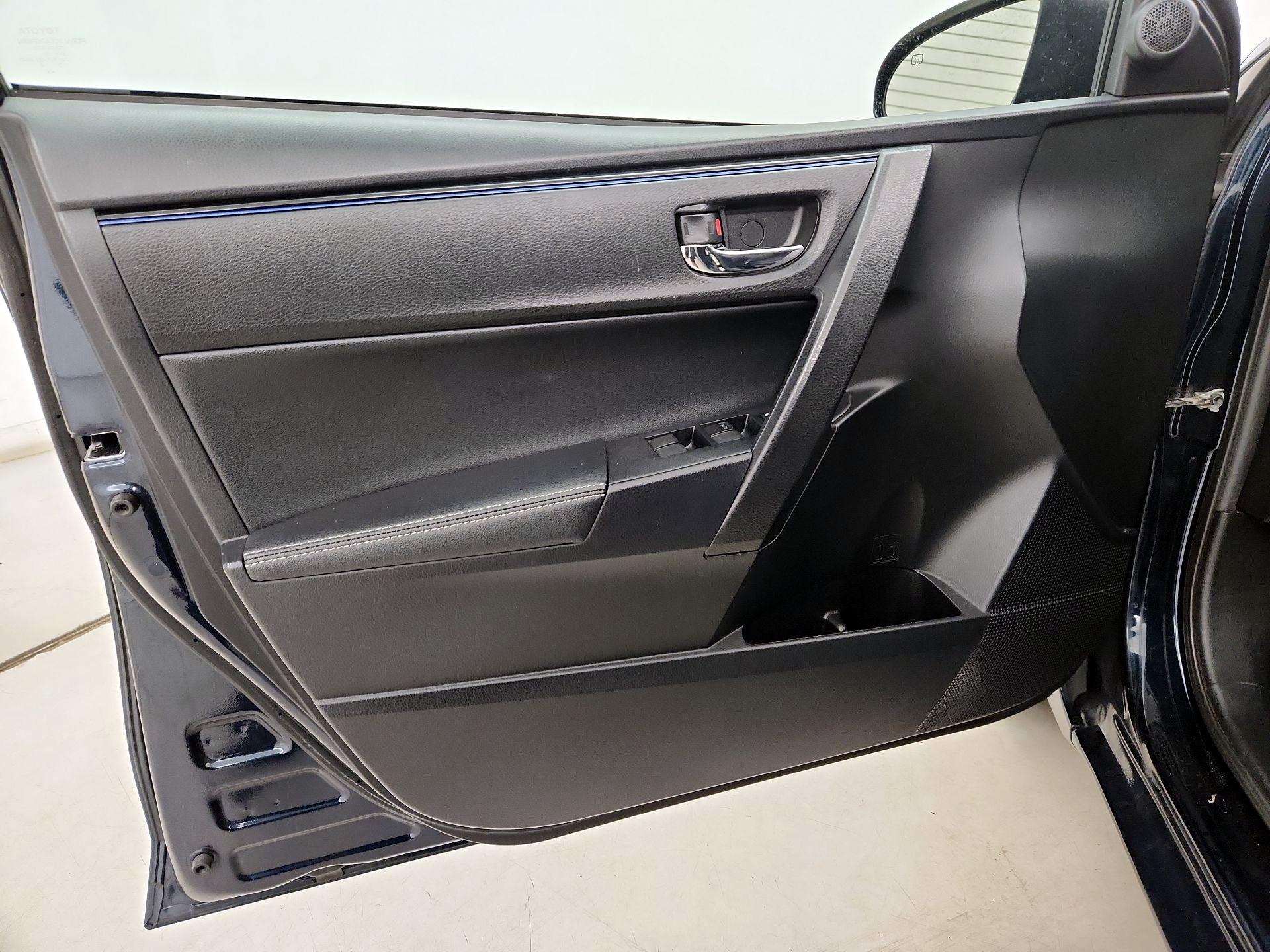 Thumbnail: 2017 Toyota Corolla - 12